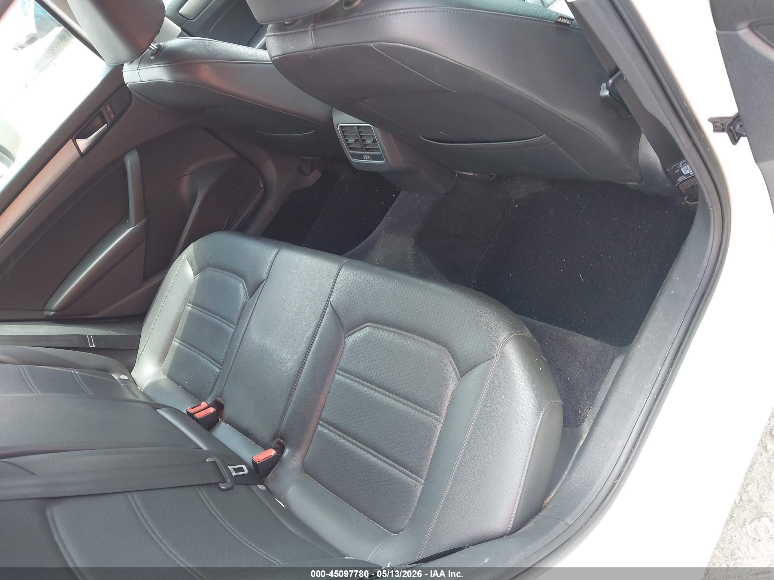 2014 Volkswagen Passat 1.8t Se White vin: 1VWBT7A38EC111917