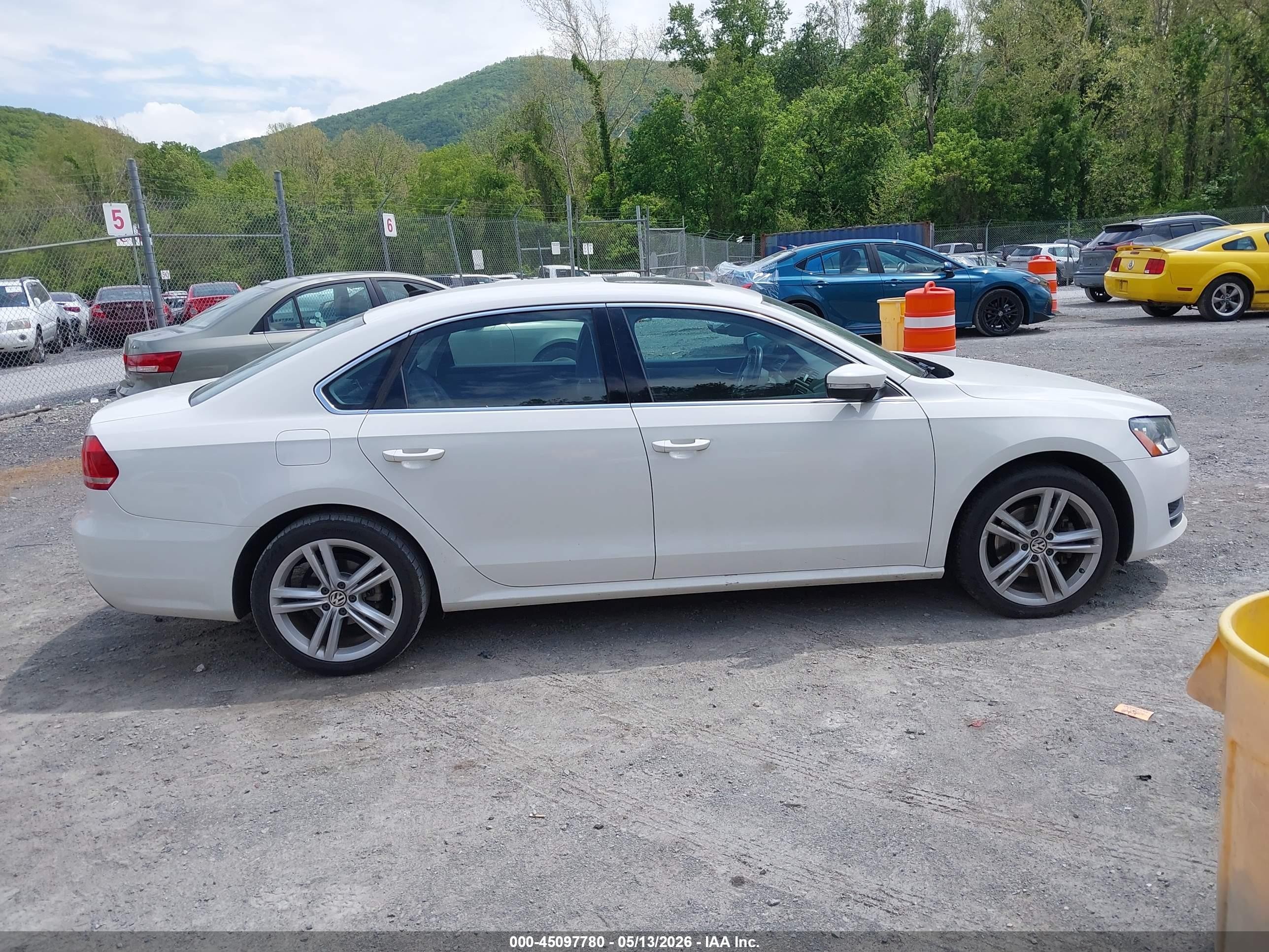 2014 Volkswagen Passat 1.8t Se White vin: 1VWBT7A38EC111917
