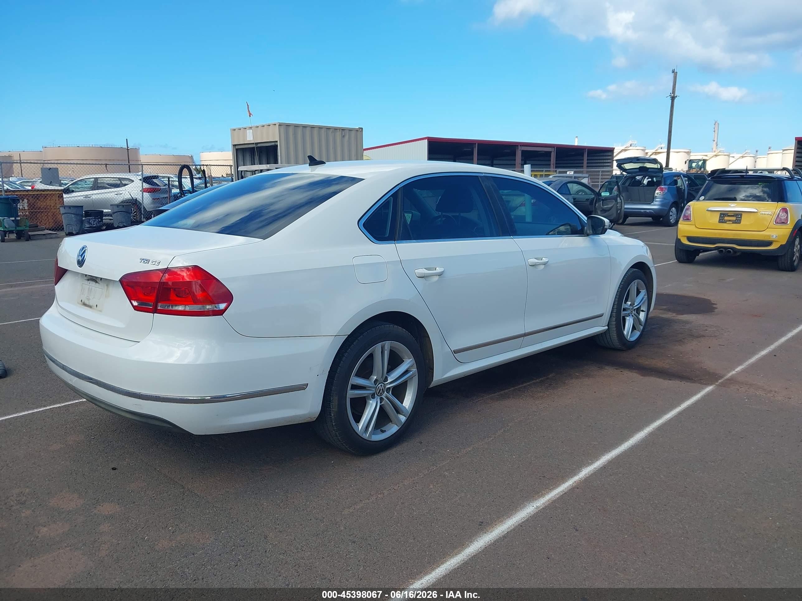 2015 Volkswagen Passat 1.8t Se White vin: 1VWBT7A38FC015643