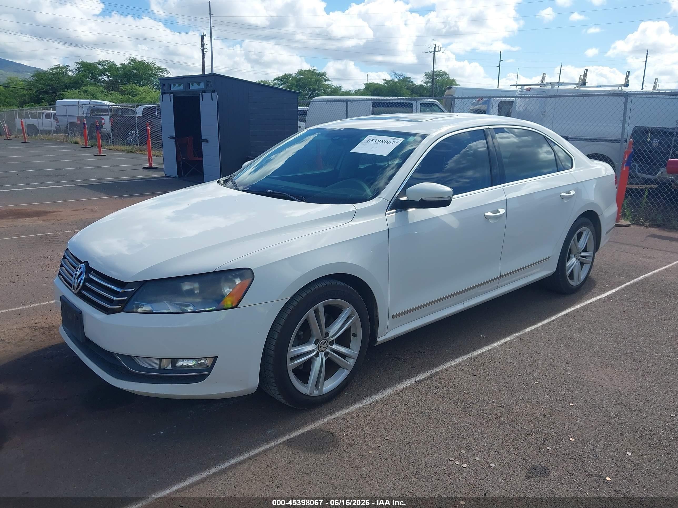 2015 Volkswagen Passat 1.8t Se White vin: 1VWBT7A38FC015643