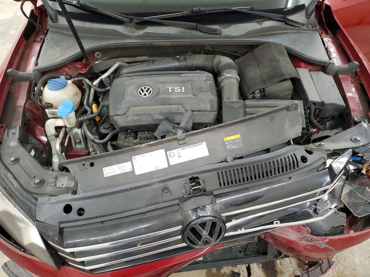 2015 Volkswagen Passat Se Red vin: 1VWBT7A38FC026125