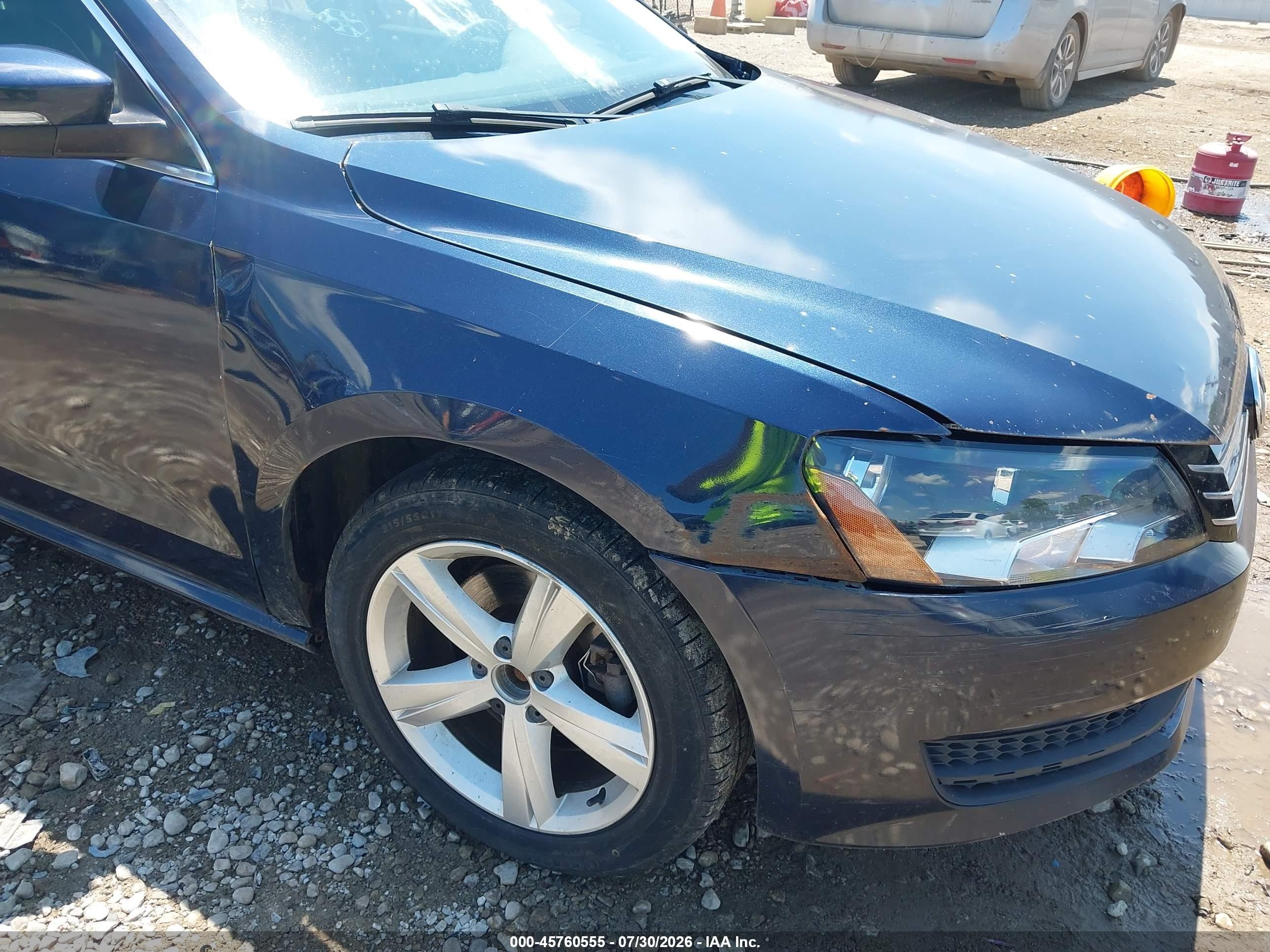 2015 Volkswagen Passat 1.8t Se Dark Blue vin: 1VWBT7A38FC028022
