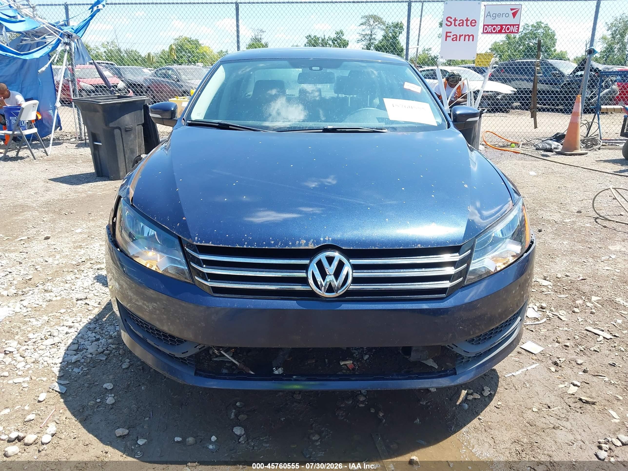 2015 Volkswagen Passat 1.8t Se Dark Blue vin: 1VWBT7A38FC028022