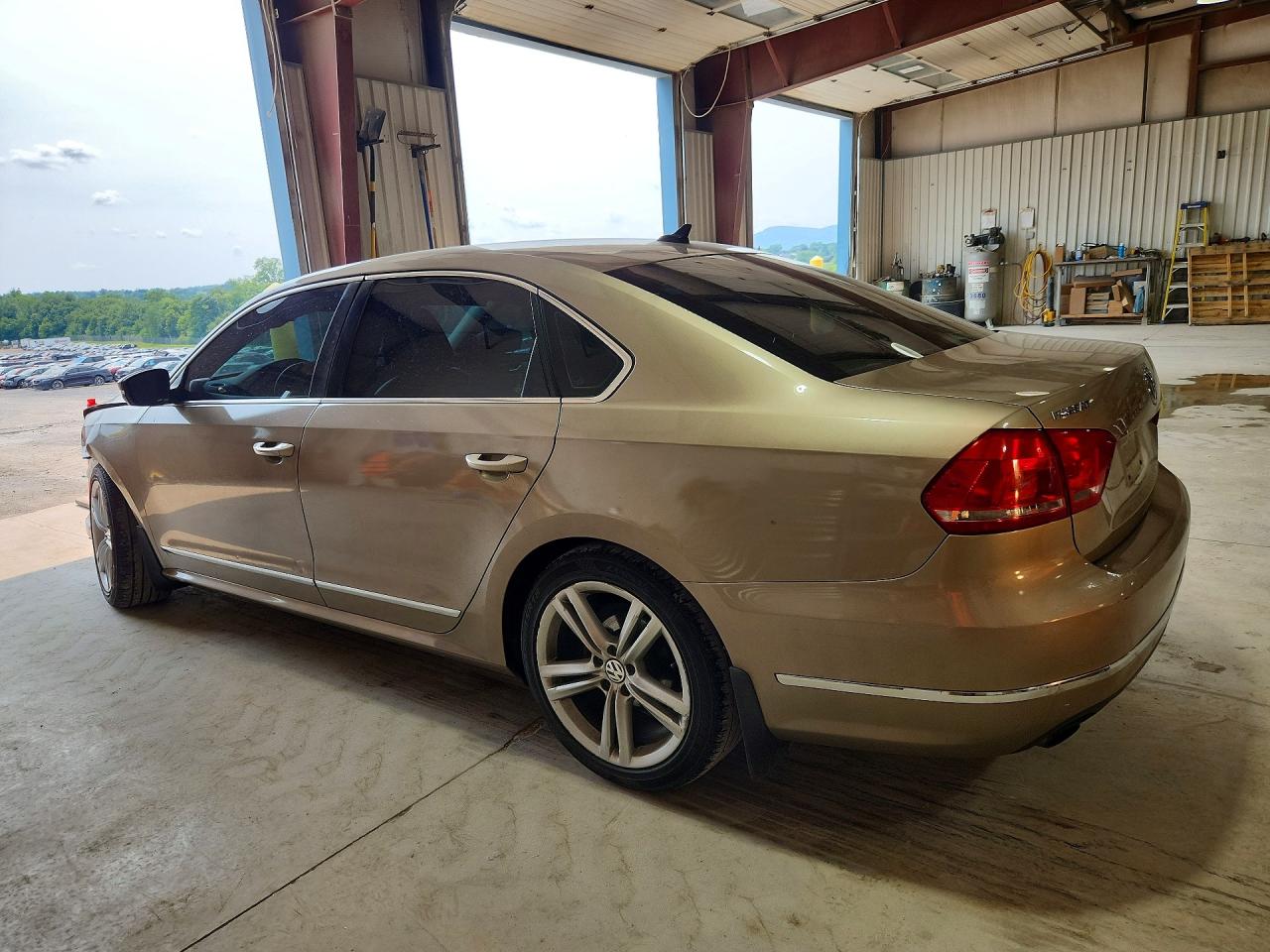 2015 Volkswagen Passat Se Tan vin: 1VWBT7A38FC033561