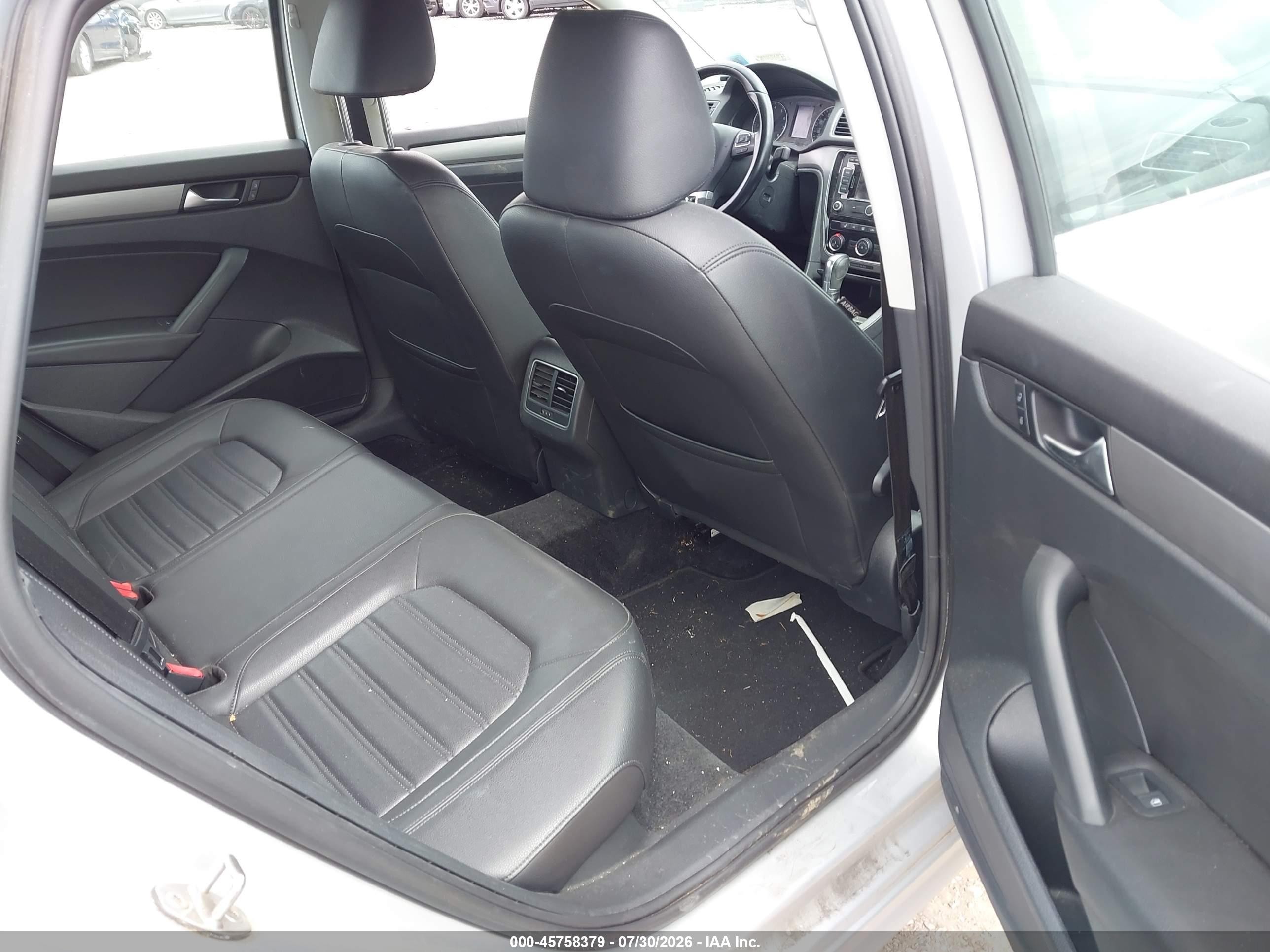 2015 Volkswagen Passat 1.8t Se Silver vin: 1VWBT7A38FC043457