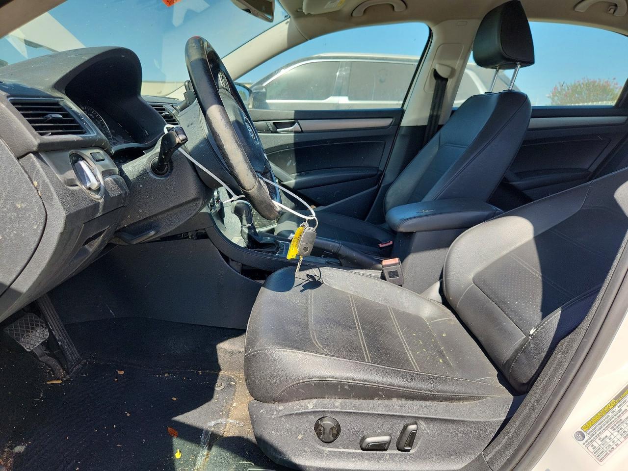 2014 Volkswagen Passat Se White vin: 1VWBT7A39EC036810