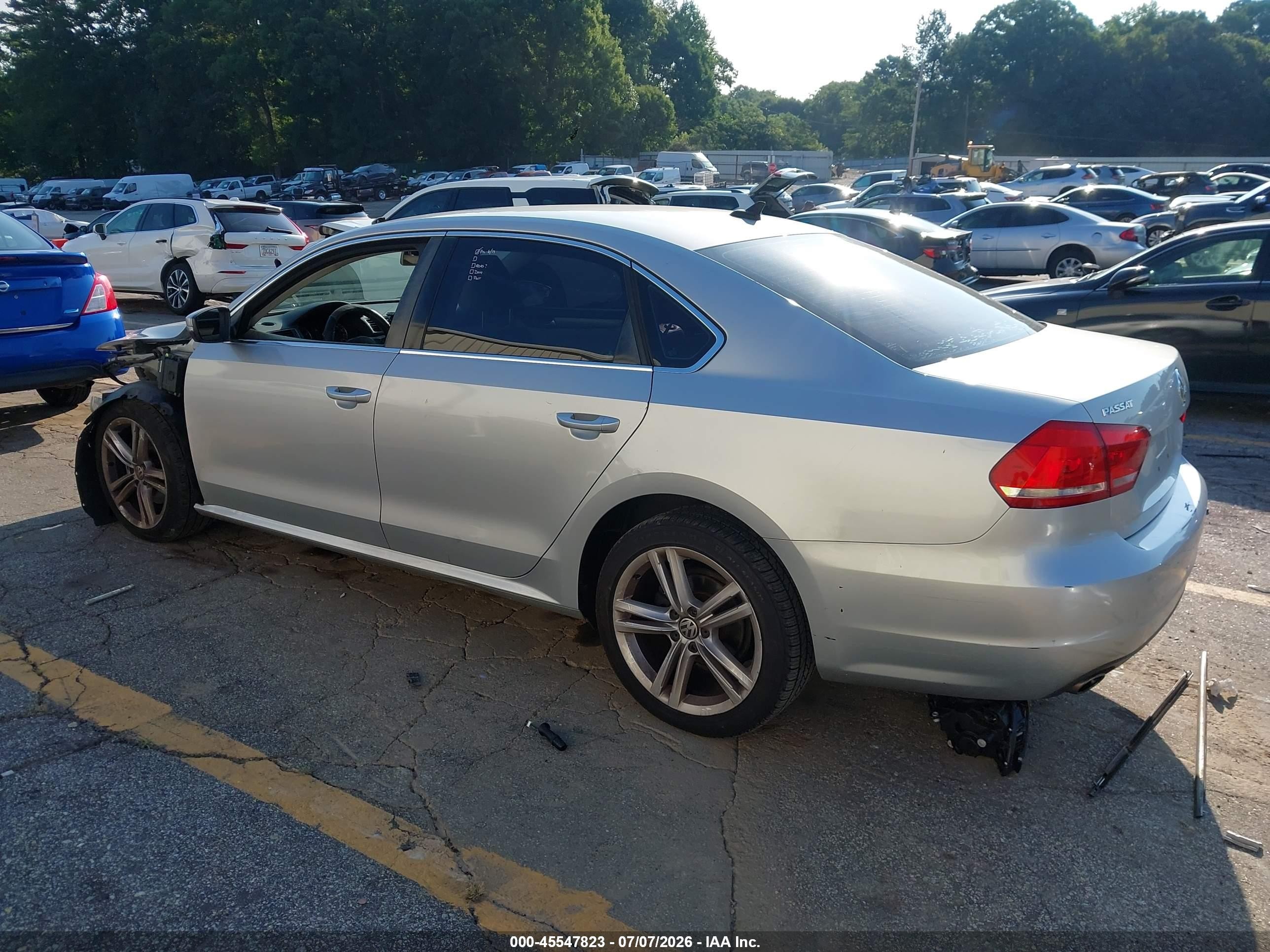 2014 Volkswagen Passat 1.8t Se Серебряный vin: 1VWBT7A39EC049069