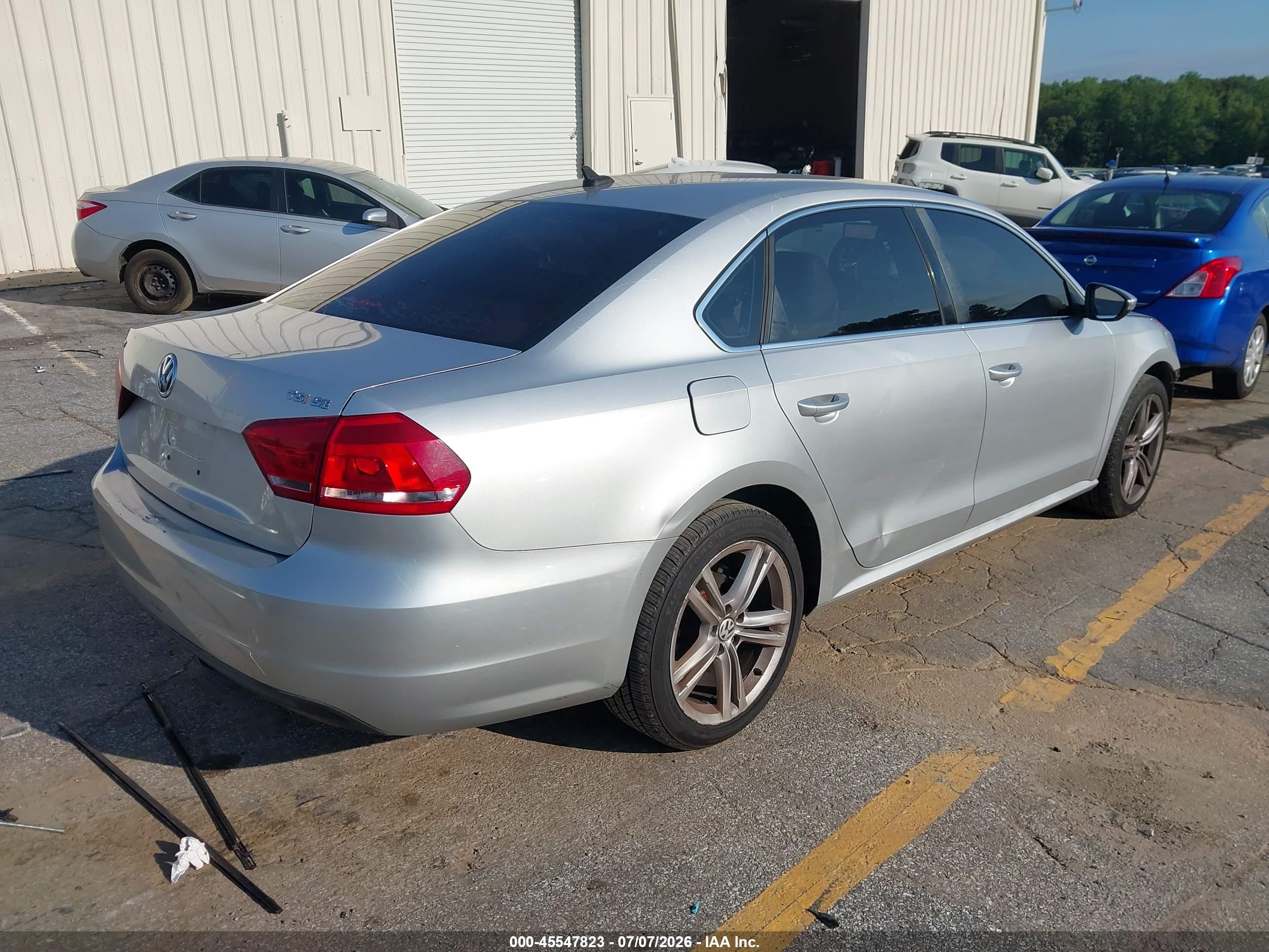 2014 Volkswagen Passat 1.8t Se Серебряный vin: 1VWBT7A39EC049069