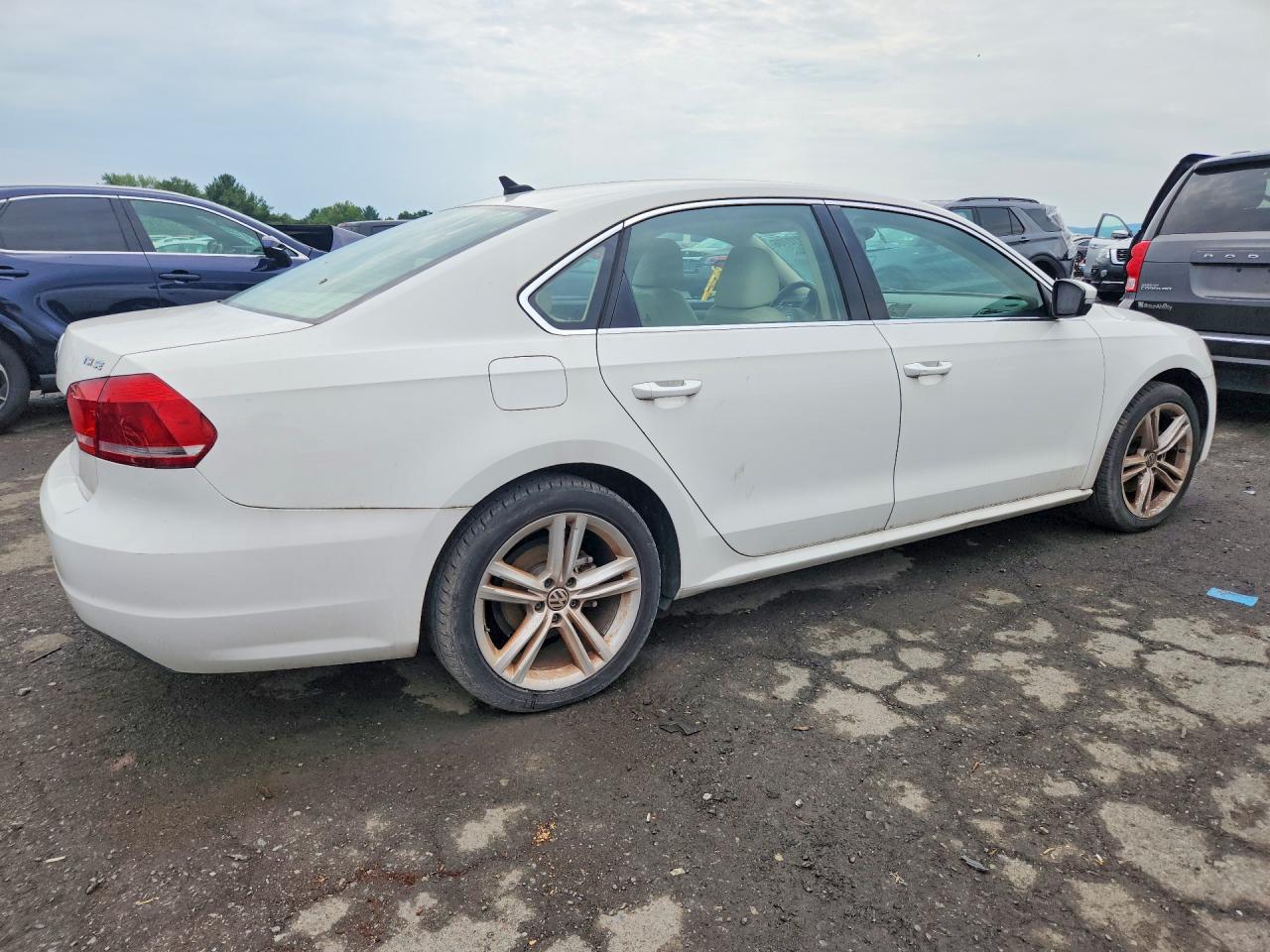 2014 Volkswagen Passat Se White vin: 1VWBT7A39EC087790