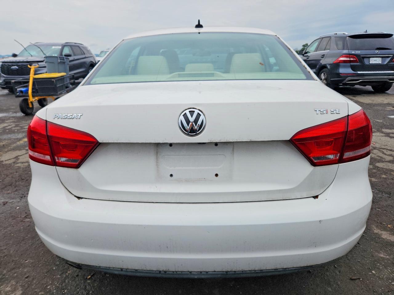2014 Volkswagen Passat Se White vin: 1VWBT7A39EC087790