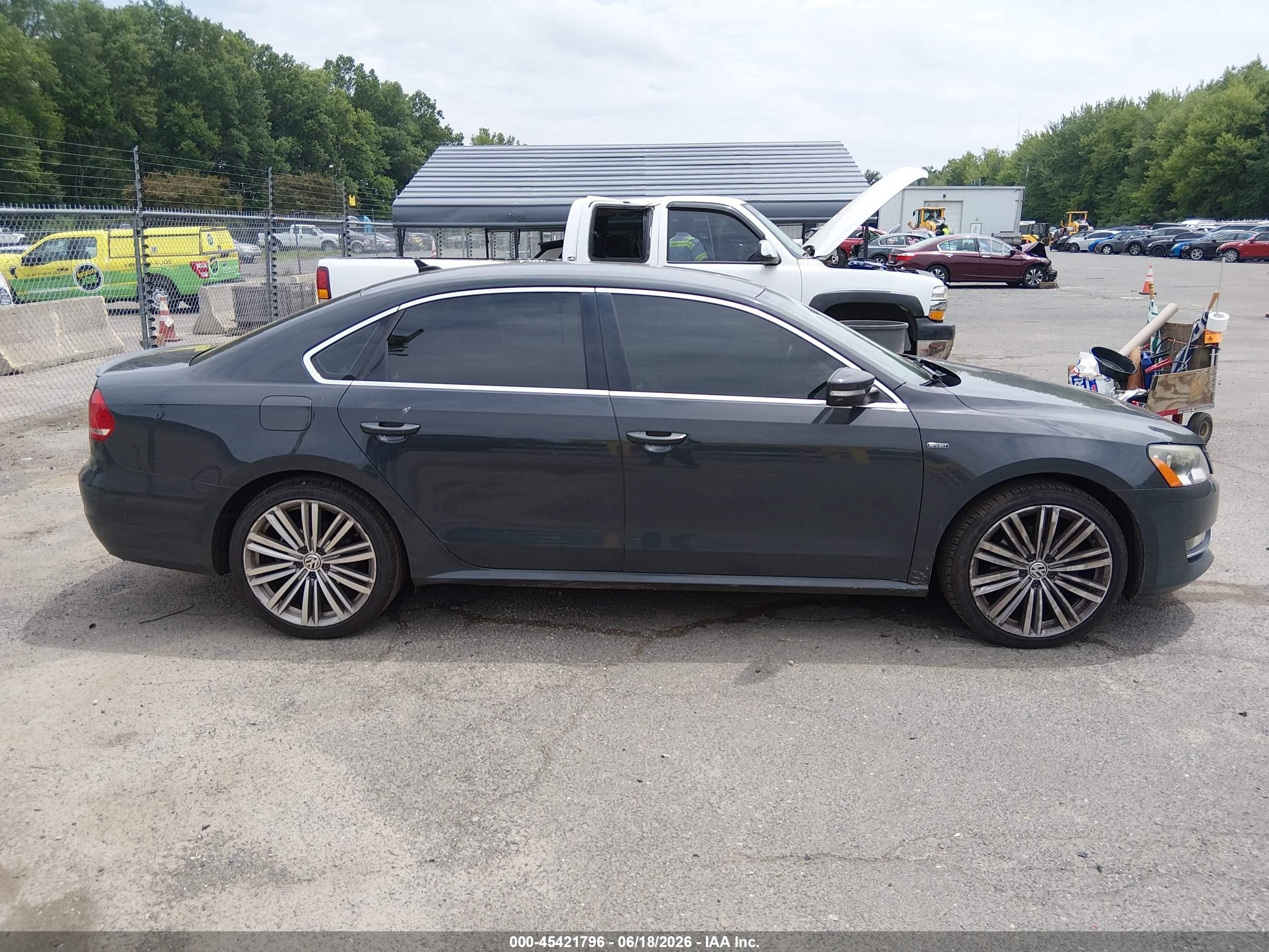 2014 Volkswagen Passat 1.8t Sport Gray vin: 1VWBT7A39EC087935