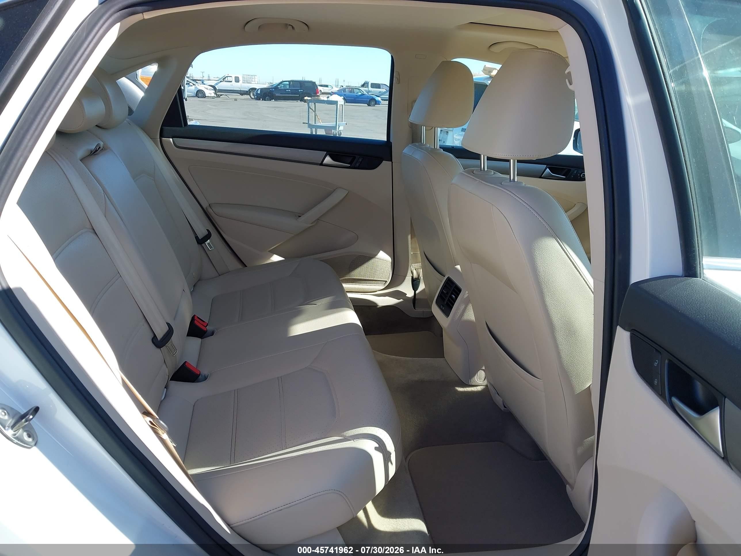 2014 Volkswagen Passat 1.8t Se White vin: 1VWBT7A39EC089734