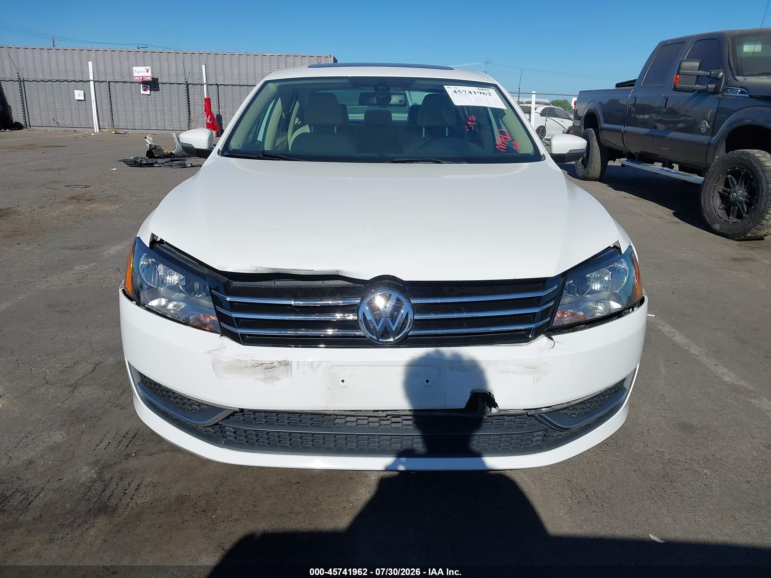 2014 Volkswagen Passat 1.8t Se White vin: 1VWBT7A39EC089734