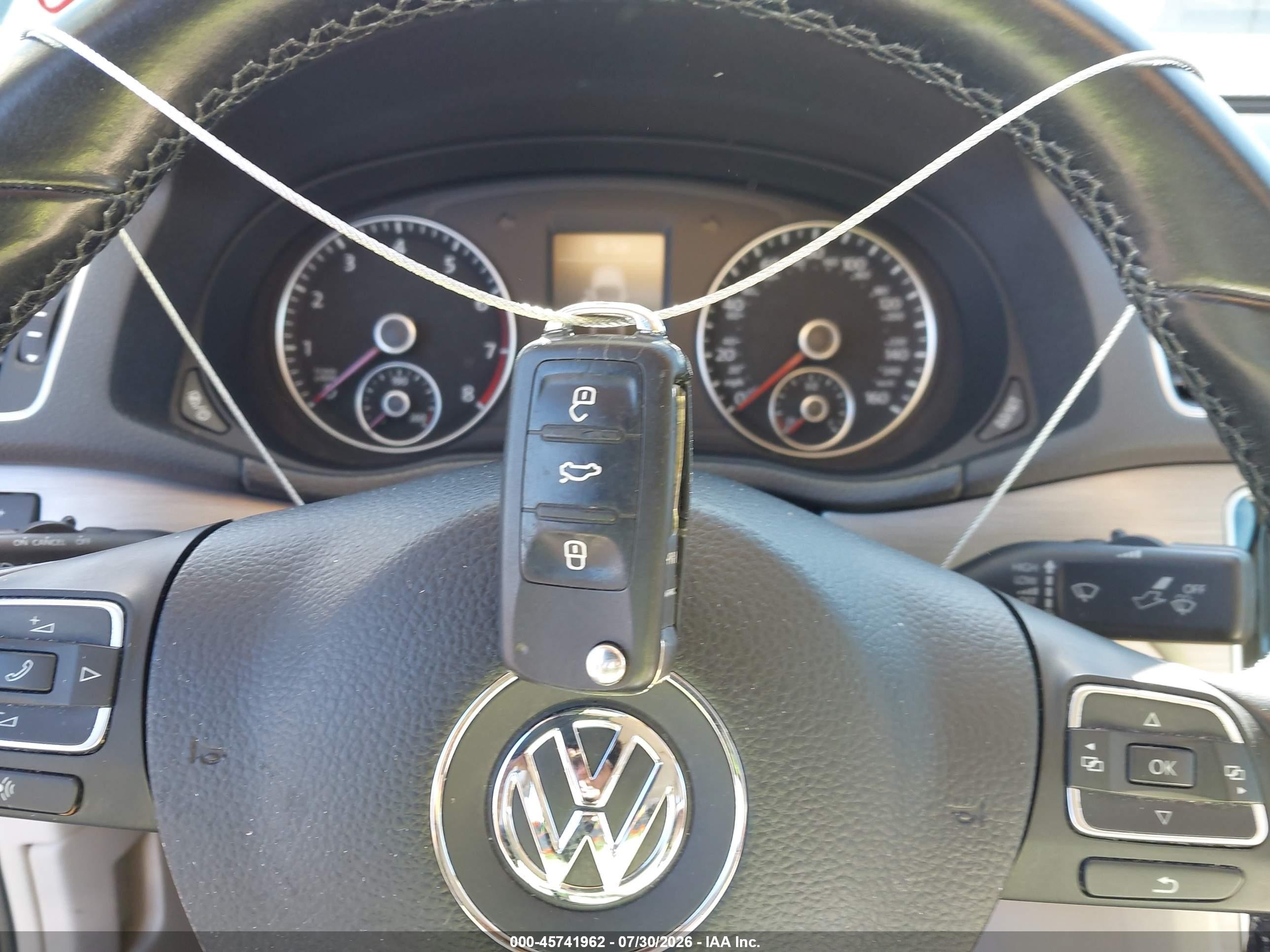 2014 Volkswagen Passat 1.8t Se White vin: 1VWBT7A39EC089734