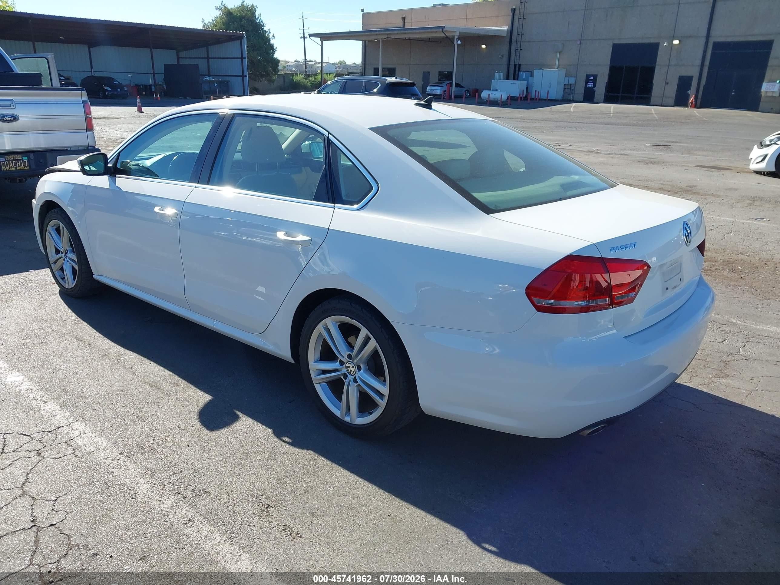 2014 Volkswagen Passat 1.8t Se White vin: 1VWBT7A39EC089734
