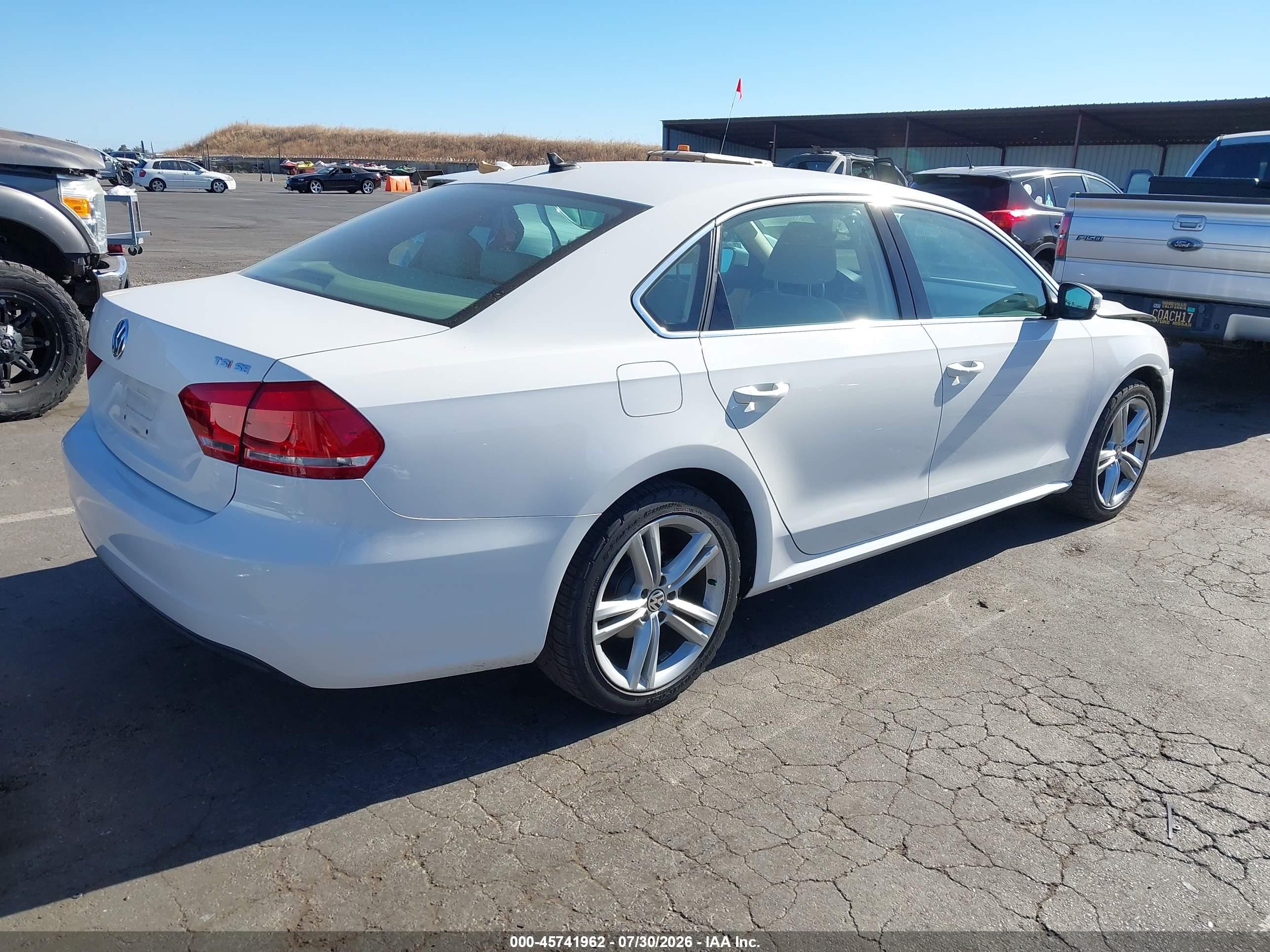 2014 Volkswagen Passat 1.8t Se White vin: 1VWBT7A39EC089734