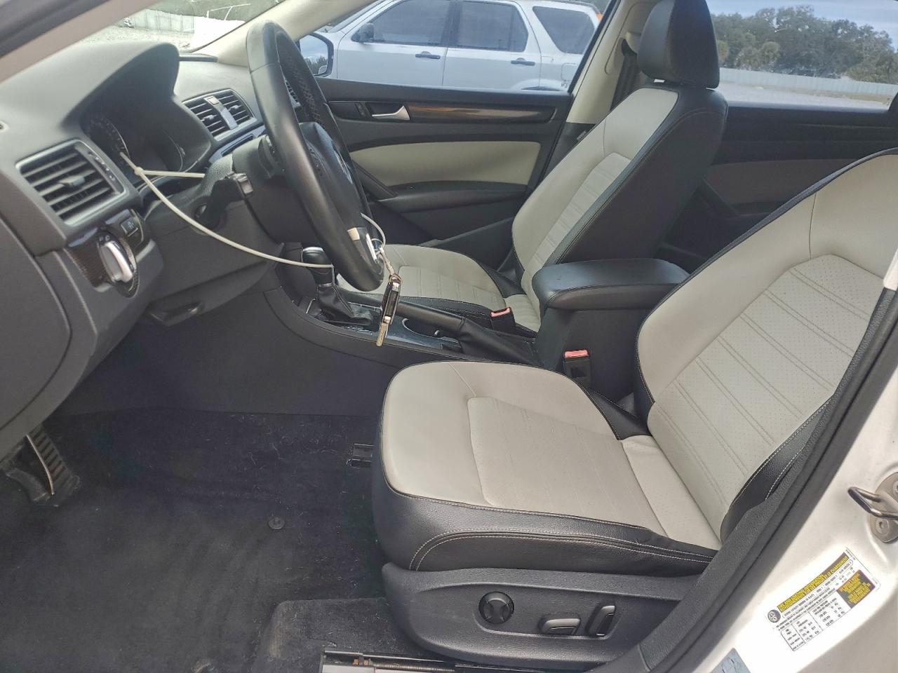 2014 Volkswagen Passat Se White vin: 1VWBT7A39EC100697