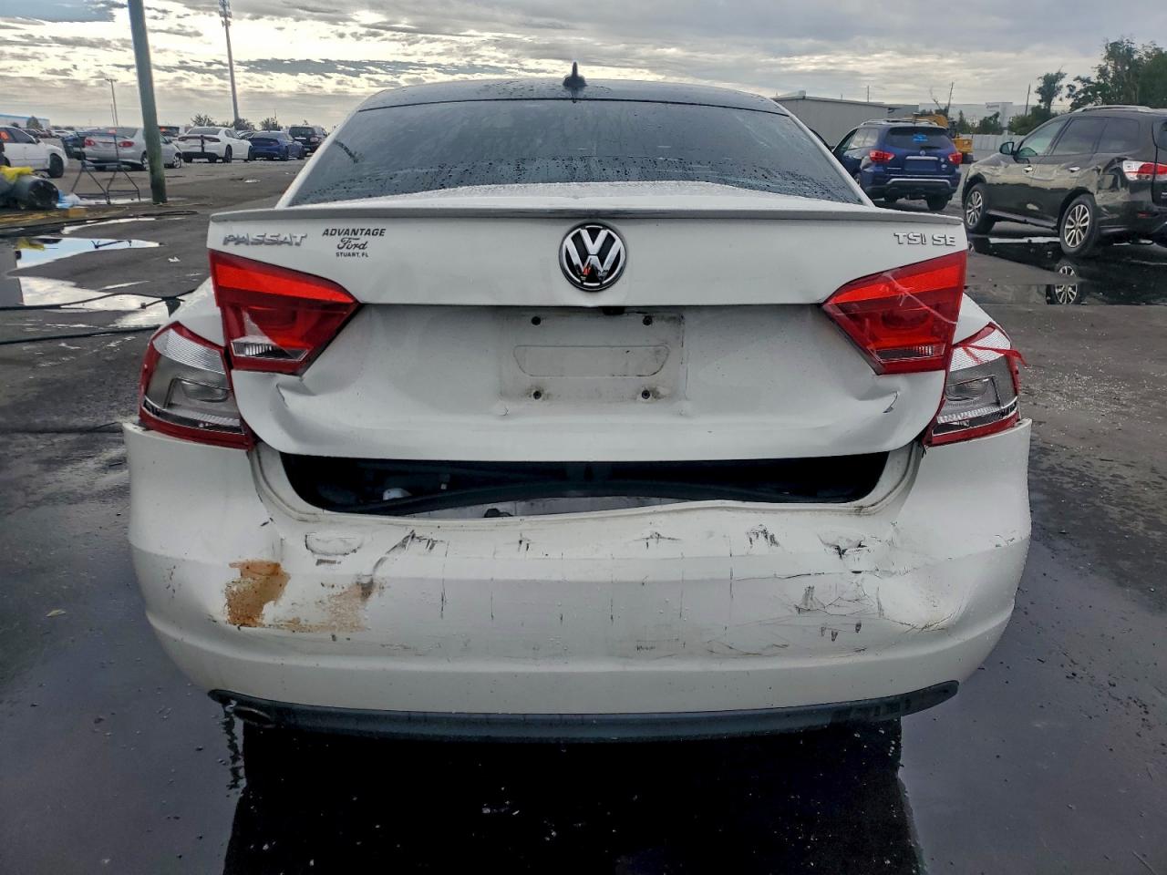 2014 Volkswagen Passat Se White vin: 1VWBT7A39EC100697