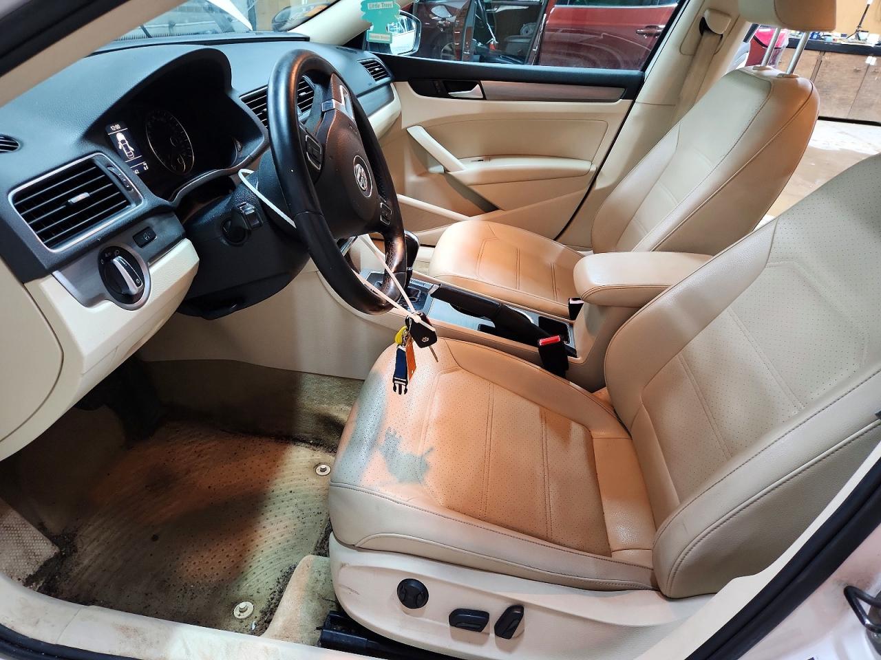 2014 Volkswagen Passat Se White vin: 1VWBT7A39EC105057