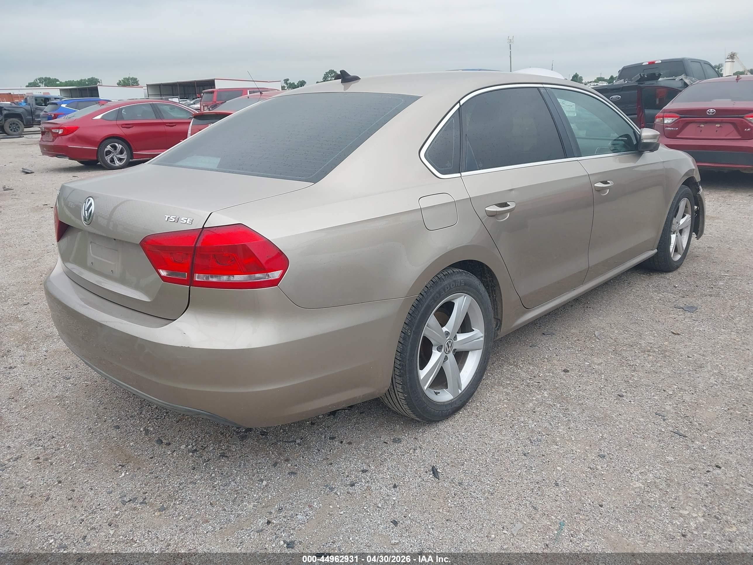 2015 Volkswagen Passat 1.8t Se Gold vin: 1VWBT7A39FC012069