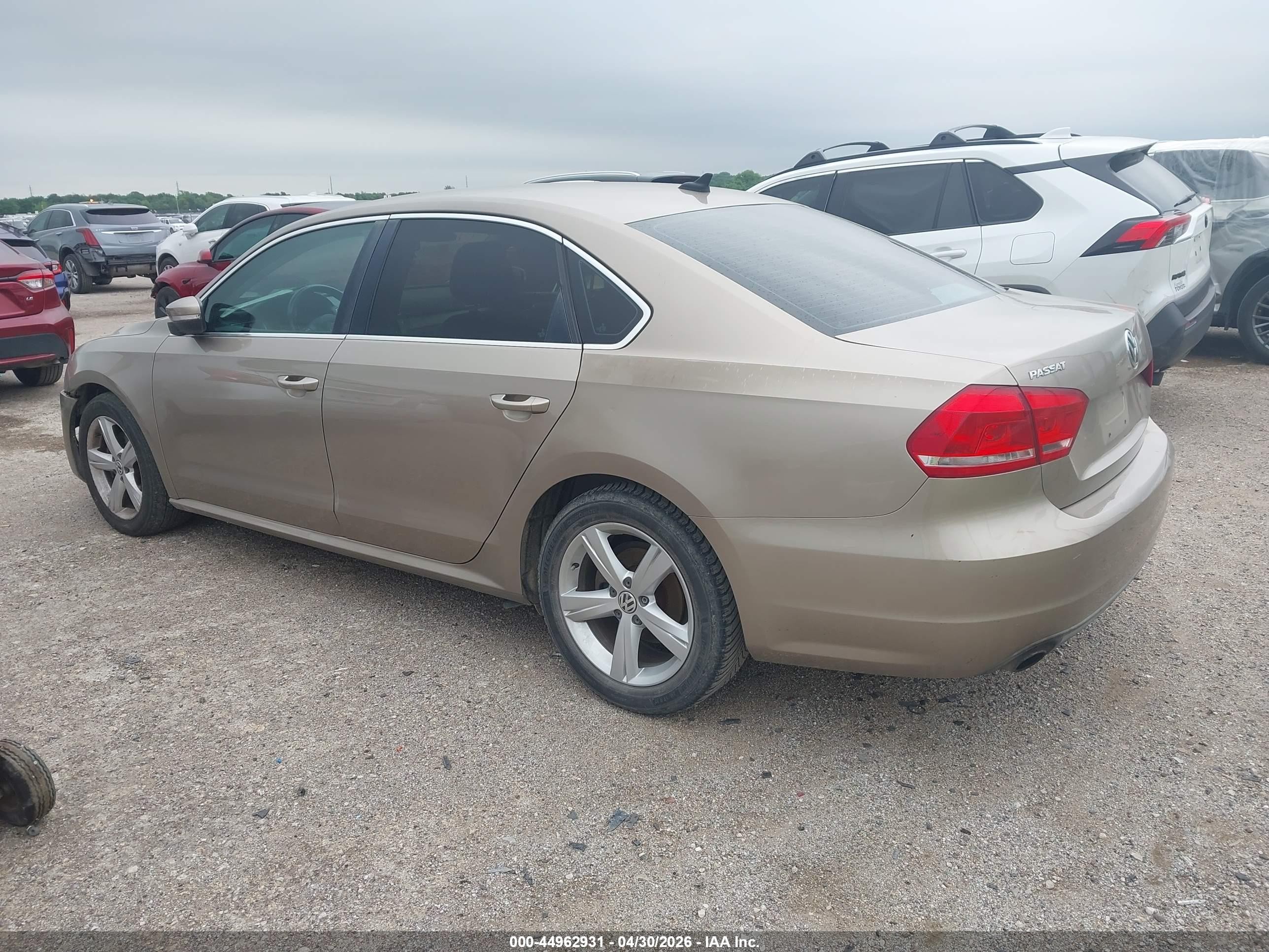 2015 Volkswagen Passat 1.8t Se Gold vin: 1VWBT7A39FC012069