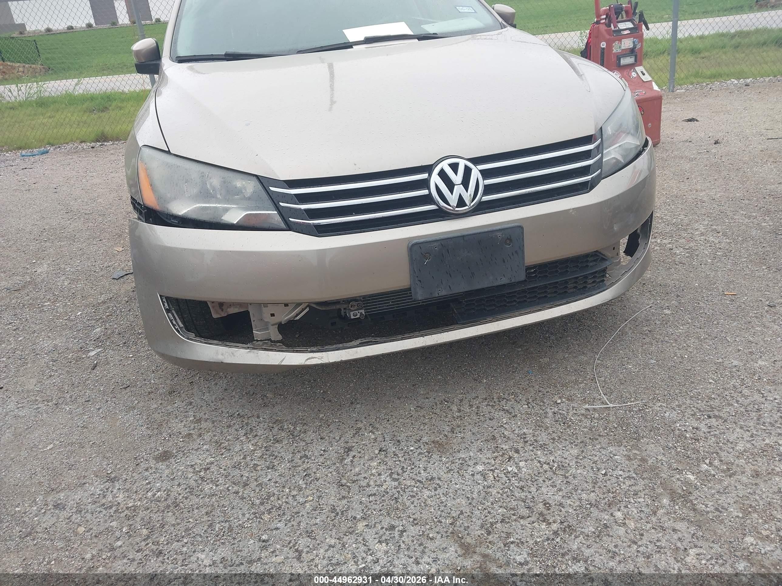 2015 Volkswagen Passat 1.8t Se Gold vin: 1VWBT7A39FC012069