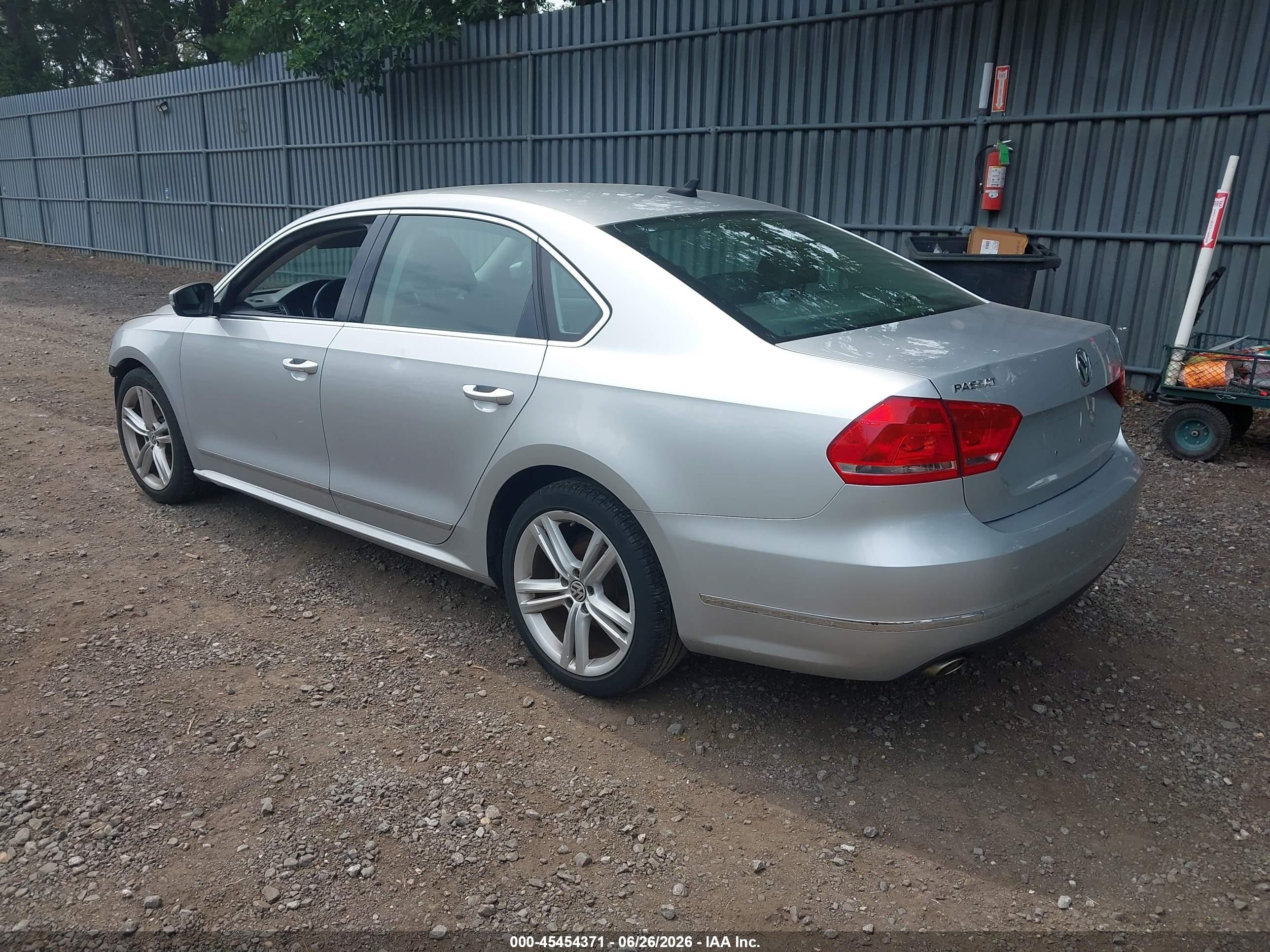 2015 Volkswagen Passat 1.8t Se Silver vin: 1VWBT7A39FC017577
