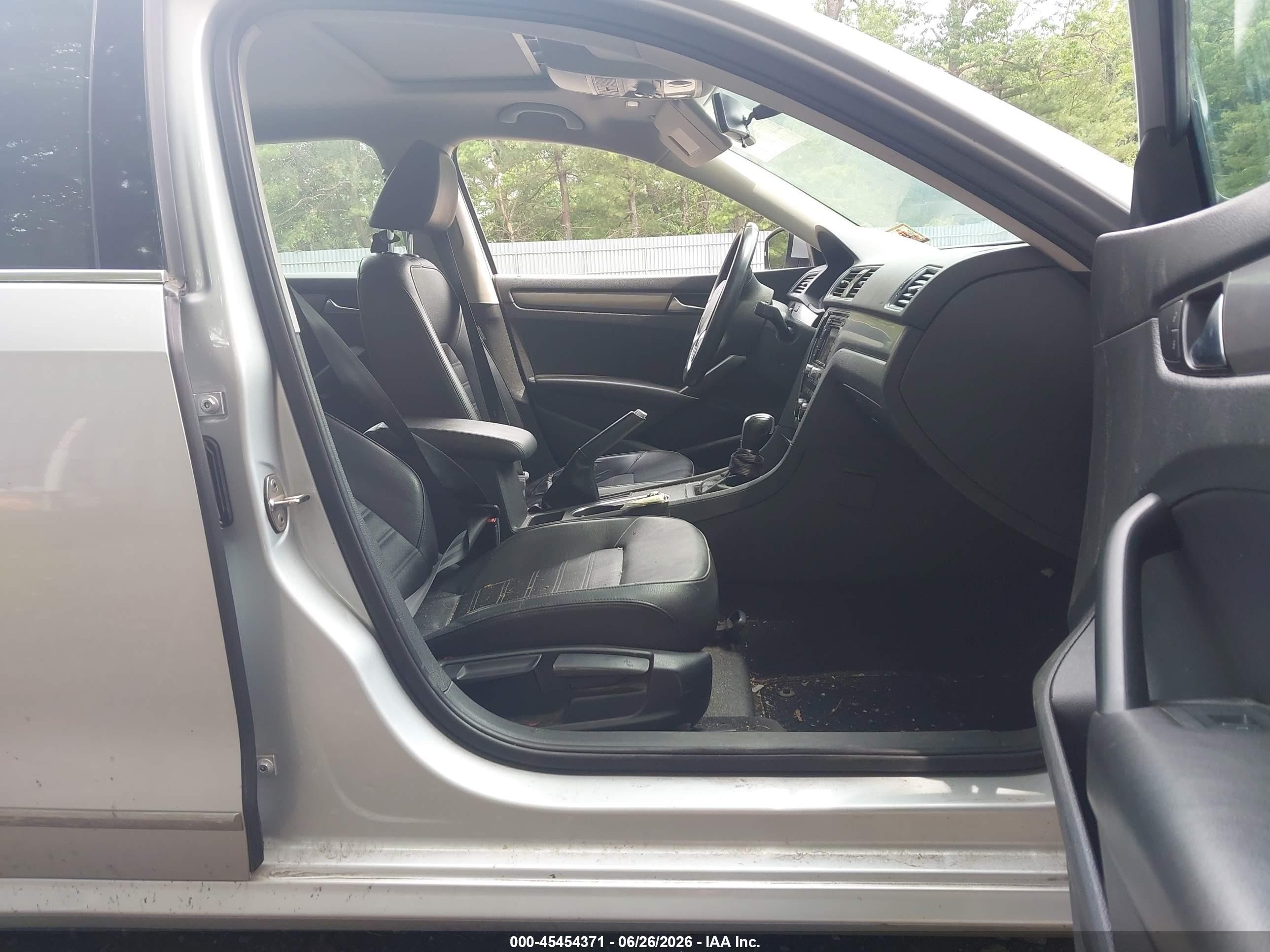 2015 Volkswagen Passat 1.8t Se Silver vin: 1VWBT7A39FC017577
