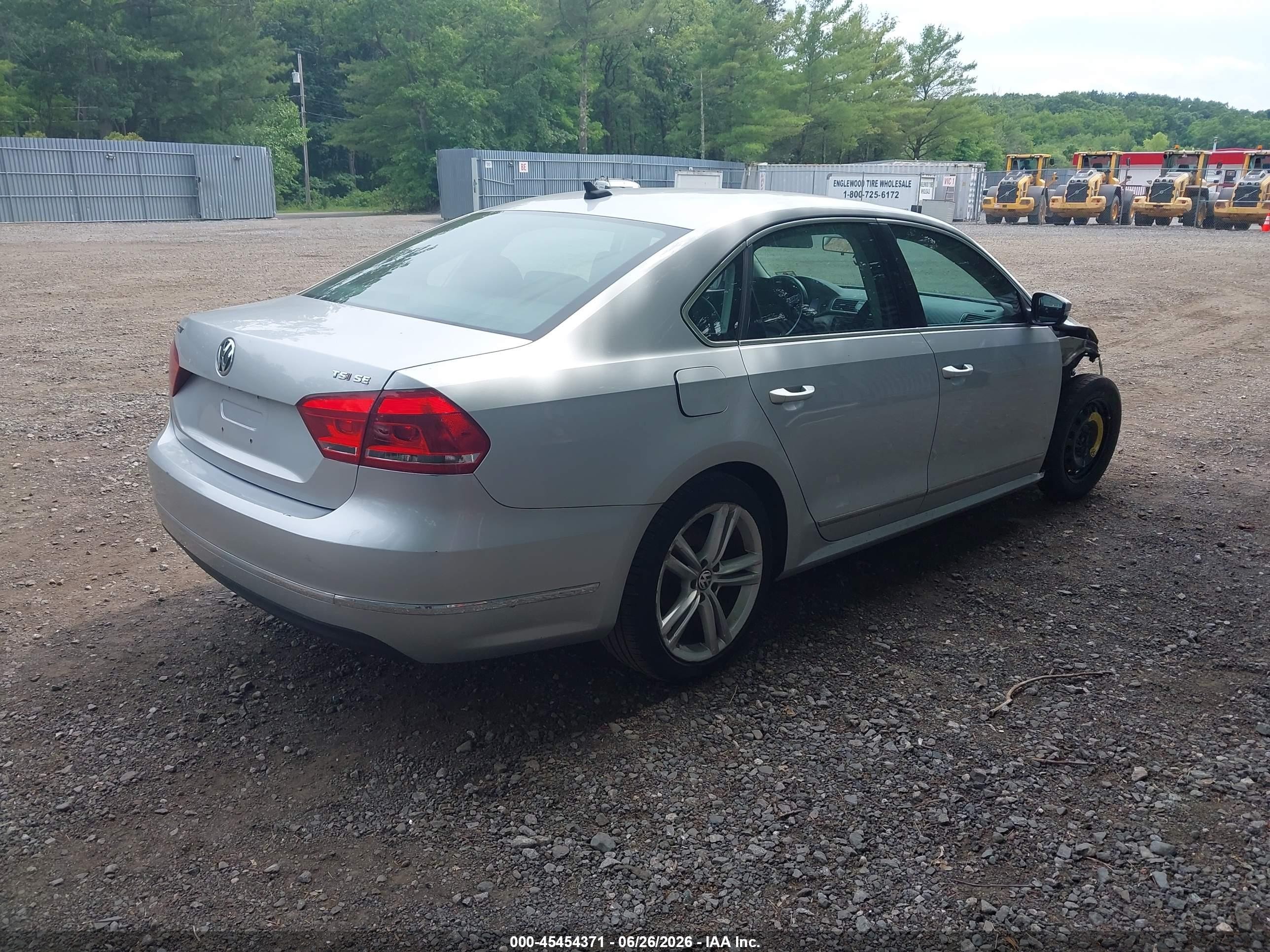 2015 Volkswagen Passat 1.8t Se Silver vin: 1VWBT7A39FC017577