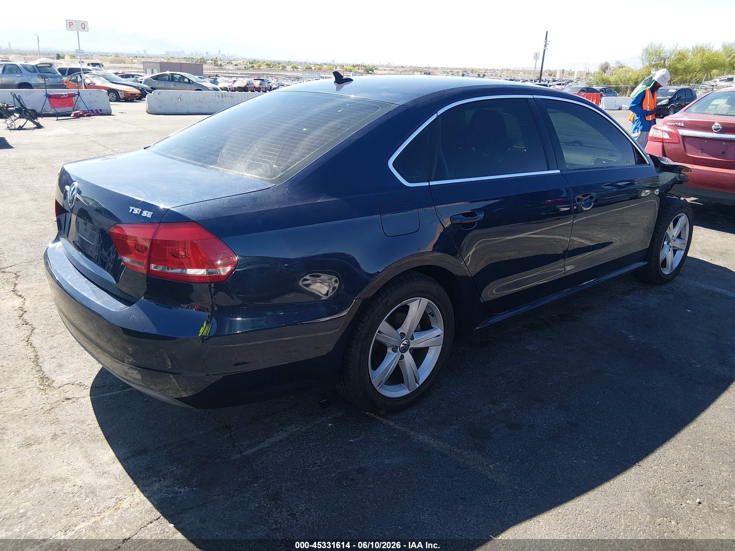 2015 Volkswagen Passat 1.8t Se Dark Blue vin: 1VWBT7A39FC025288