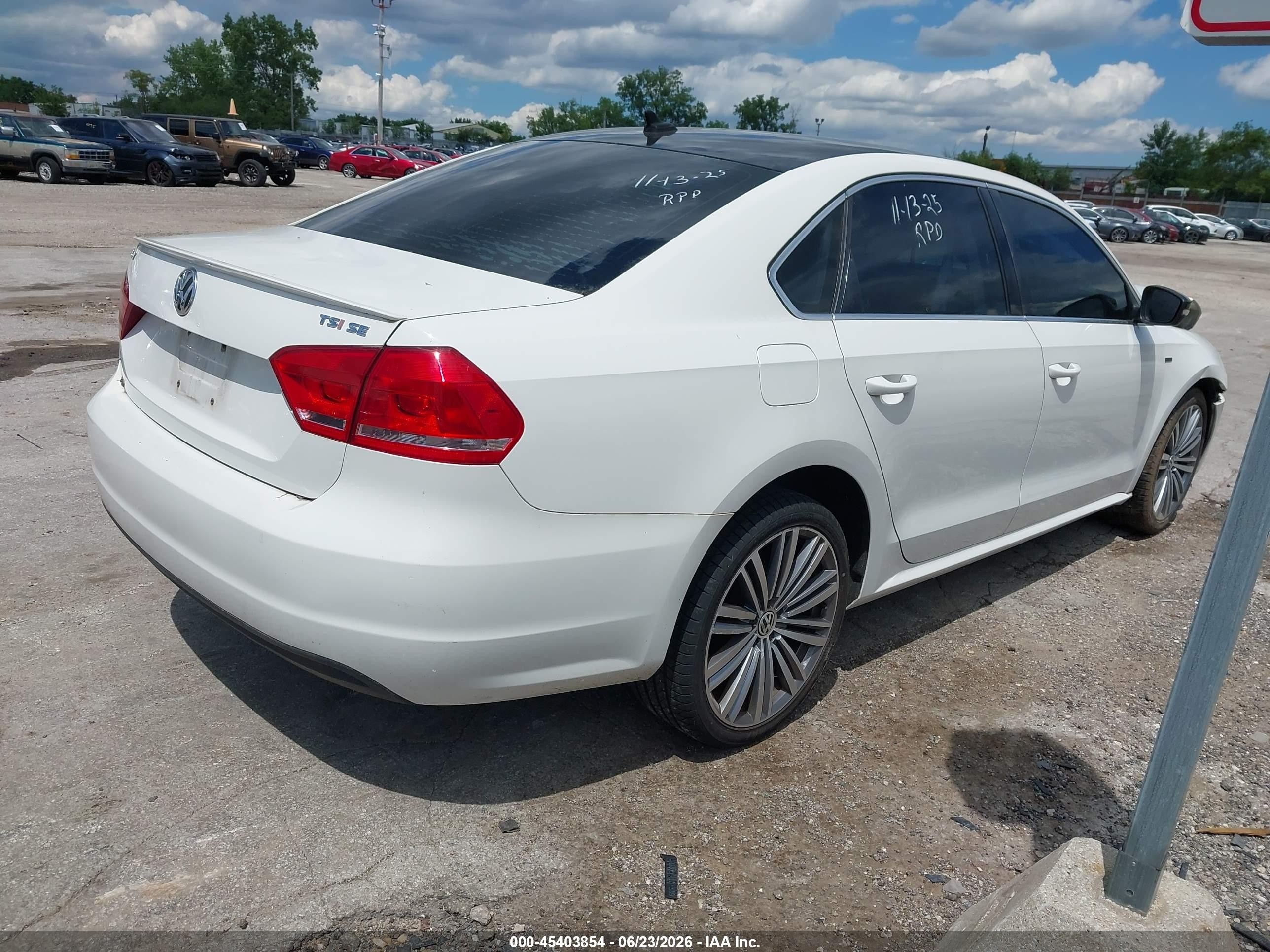 2015 Volkswagen Passat 1.8t Sport White vin: 1VWBT7A39FC026229