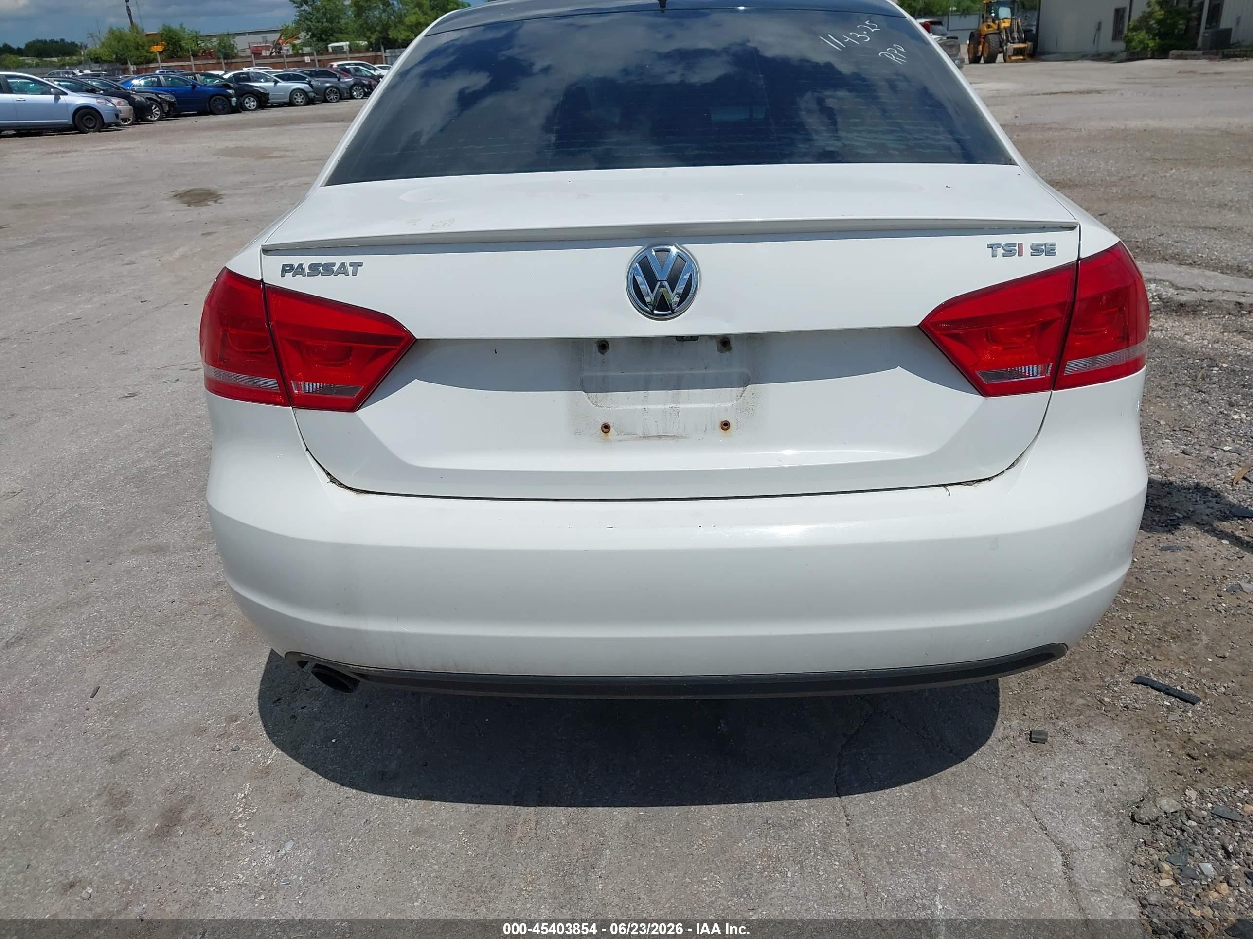 2015 Volkswagen Passat 1.8t Sport White vin: 1VWBT7A39FC026229
