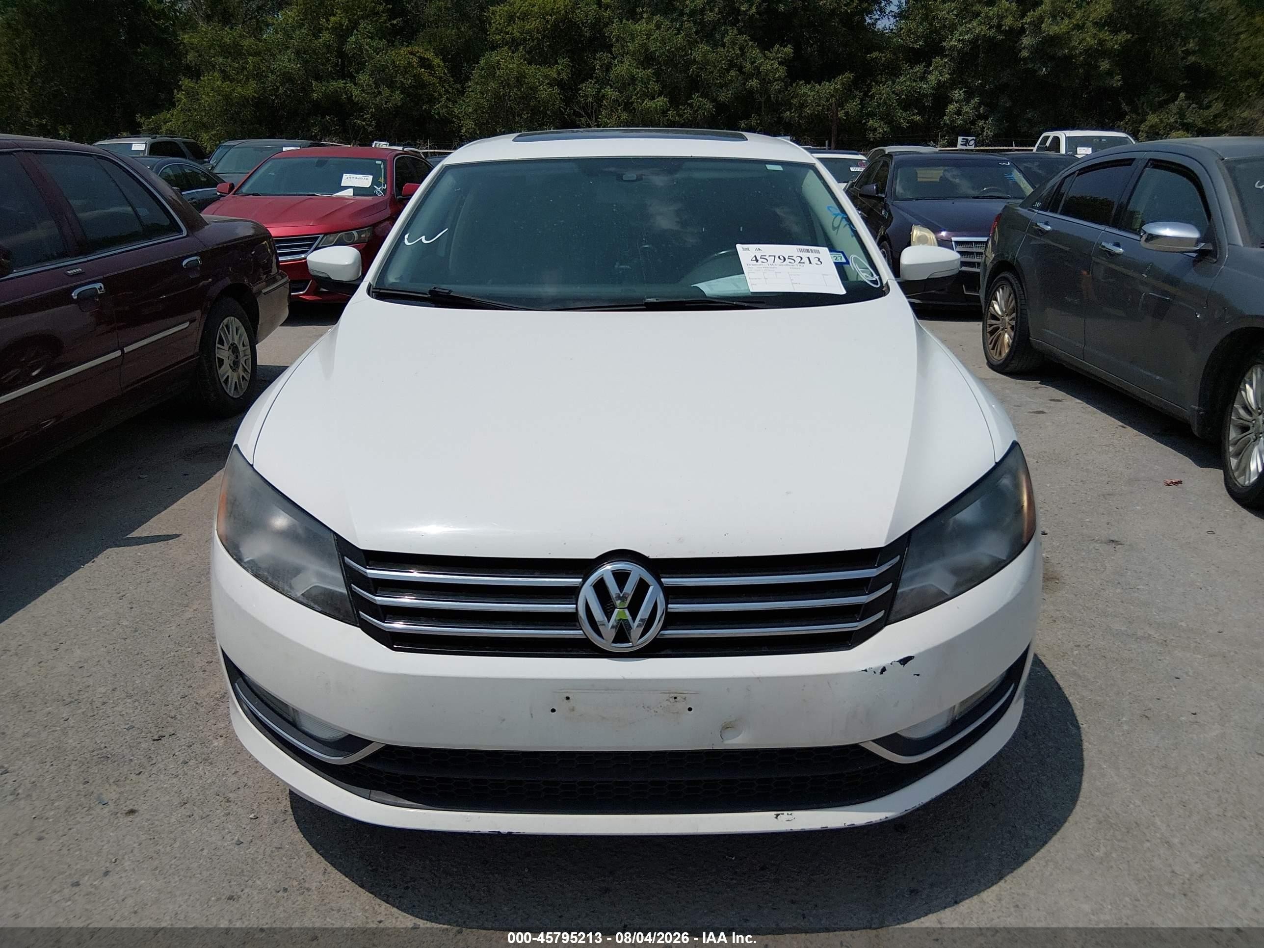 2015 Volkswagen Passat 1.8t Se Кремовый vin: 1VWBT7A39FC055522