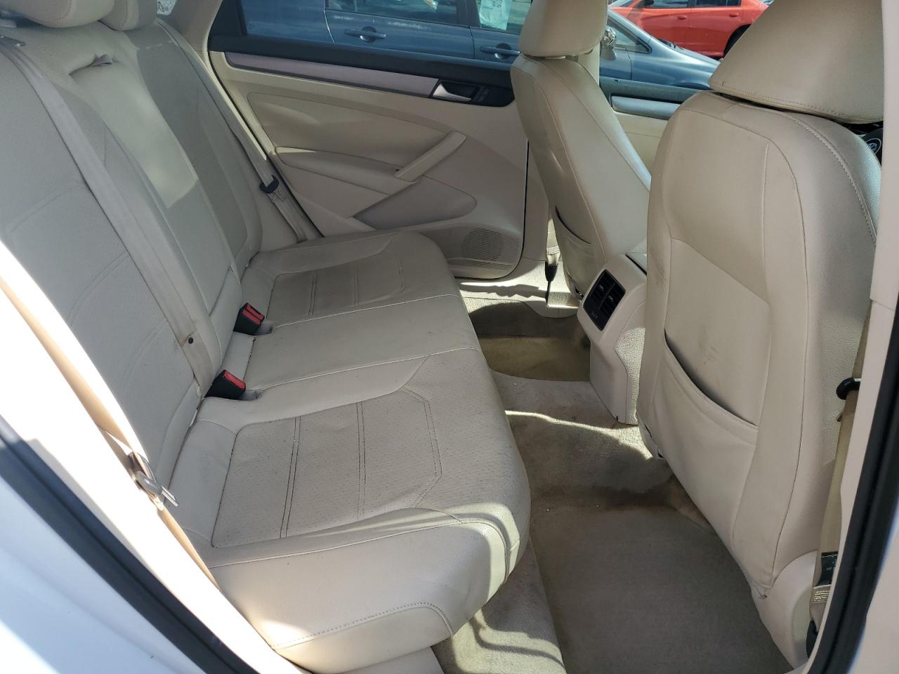 2015 Volkswagen Passat Se Белый vin: 1VWBT7A39FC070019