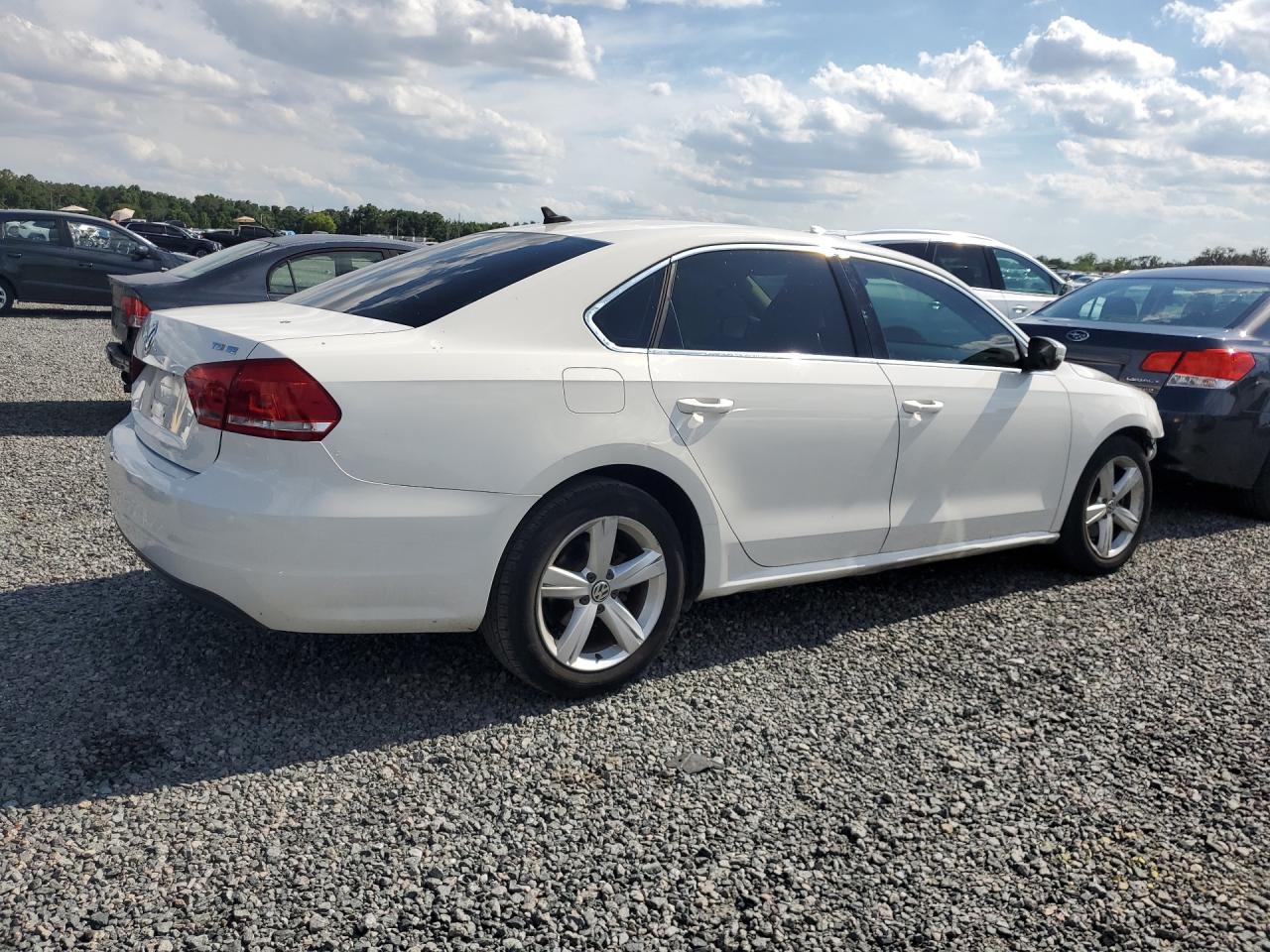 2015 Volkswagen Passat Se Белый vin: 1VWBT7A39FC070019