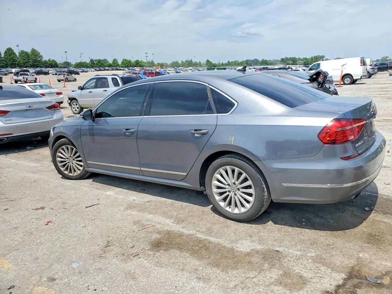 2016 Volkswagen Passat Se Gray vin: 1VWBT7A39GC041248