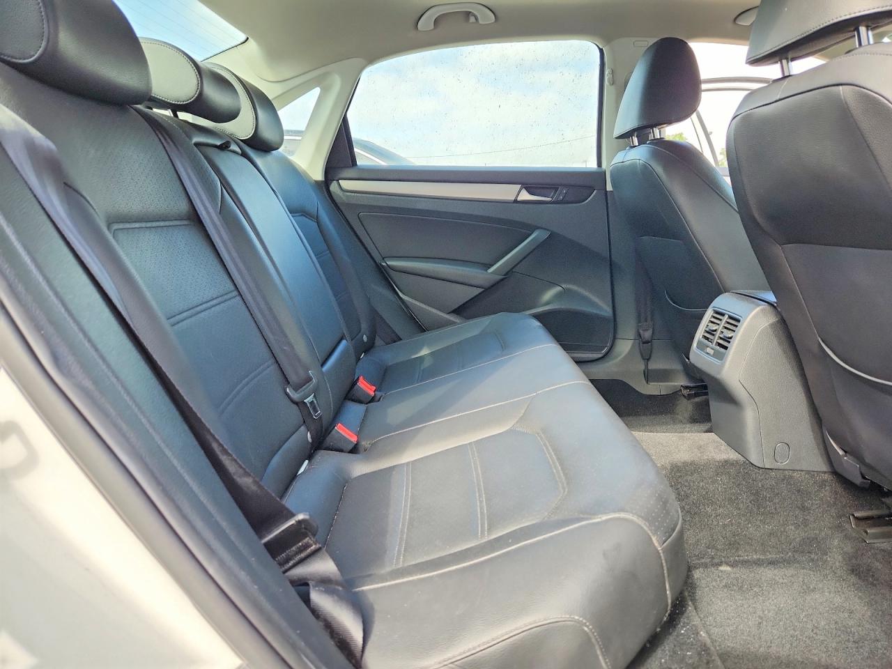 2014 Volkswagen Passat Se White vin: 1VWBT7A3XEC036573