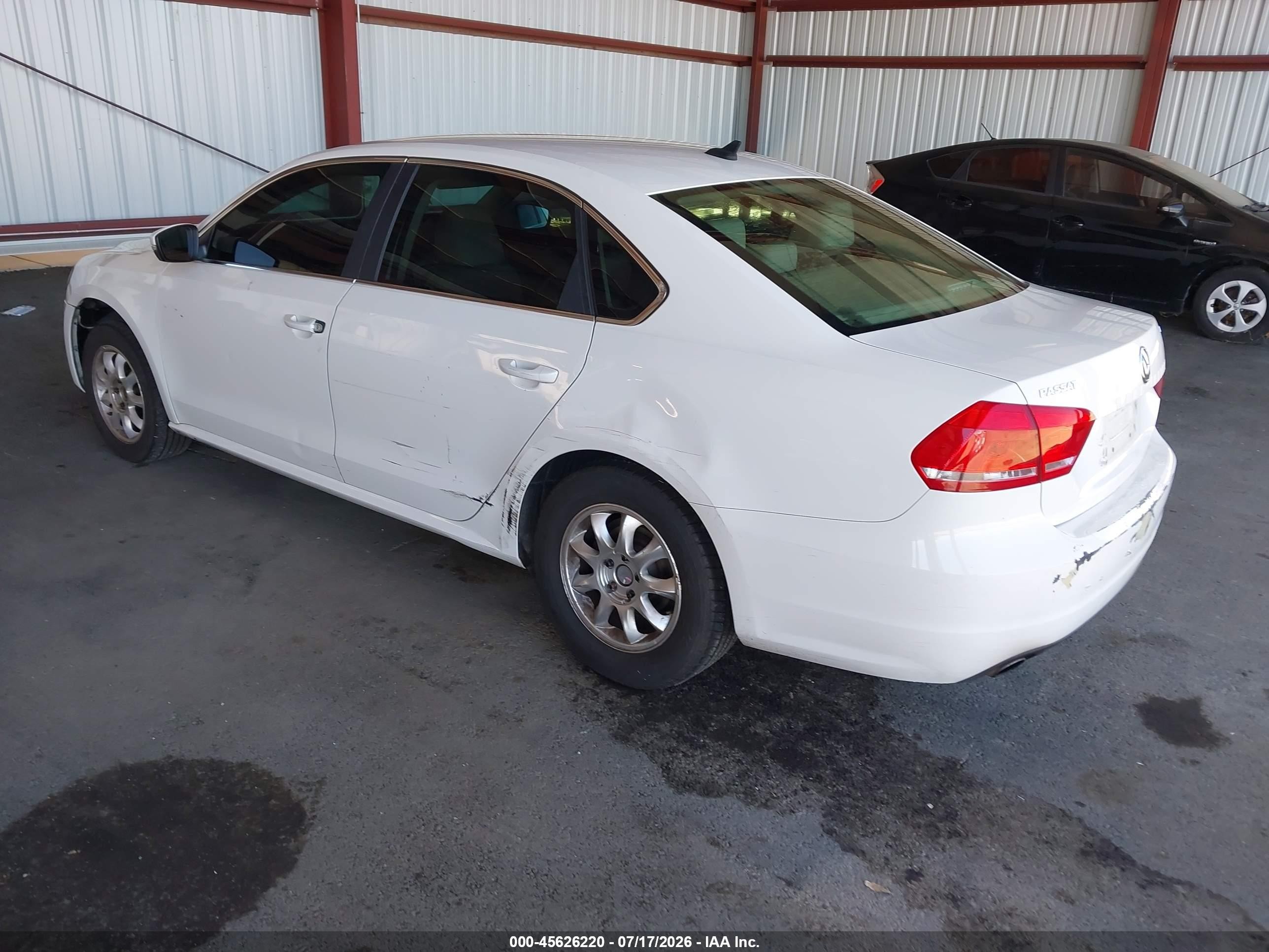 2014 Volkswagen Passat 1.8t Se Белый vin: 1VWBT7A3XEC046570