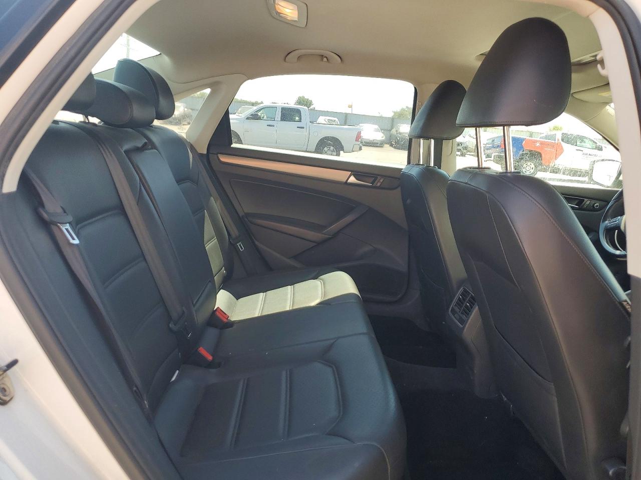 2014 Volkswagen Passat Se White vin: 1VWBT7A3XEC059075