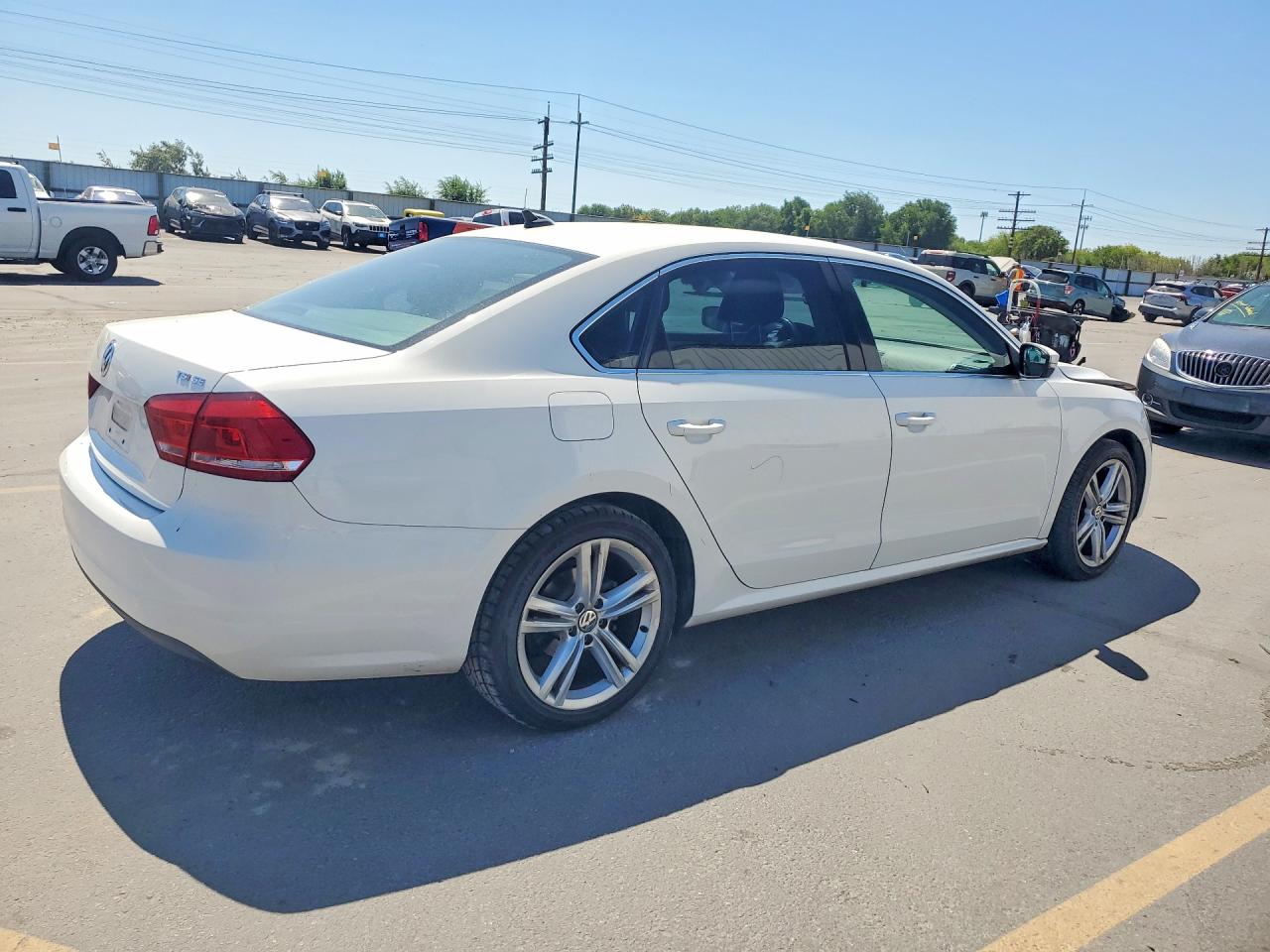 2014 Volkswagen Passat Se White vin: 1VWBT7A3XEC059075