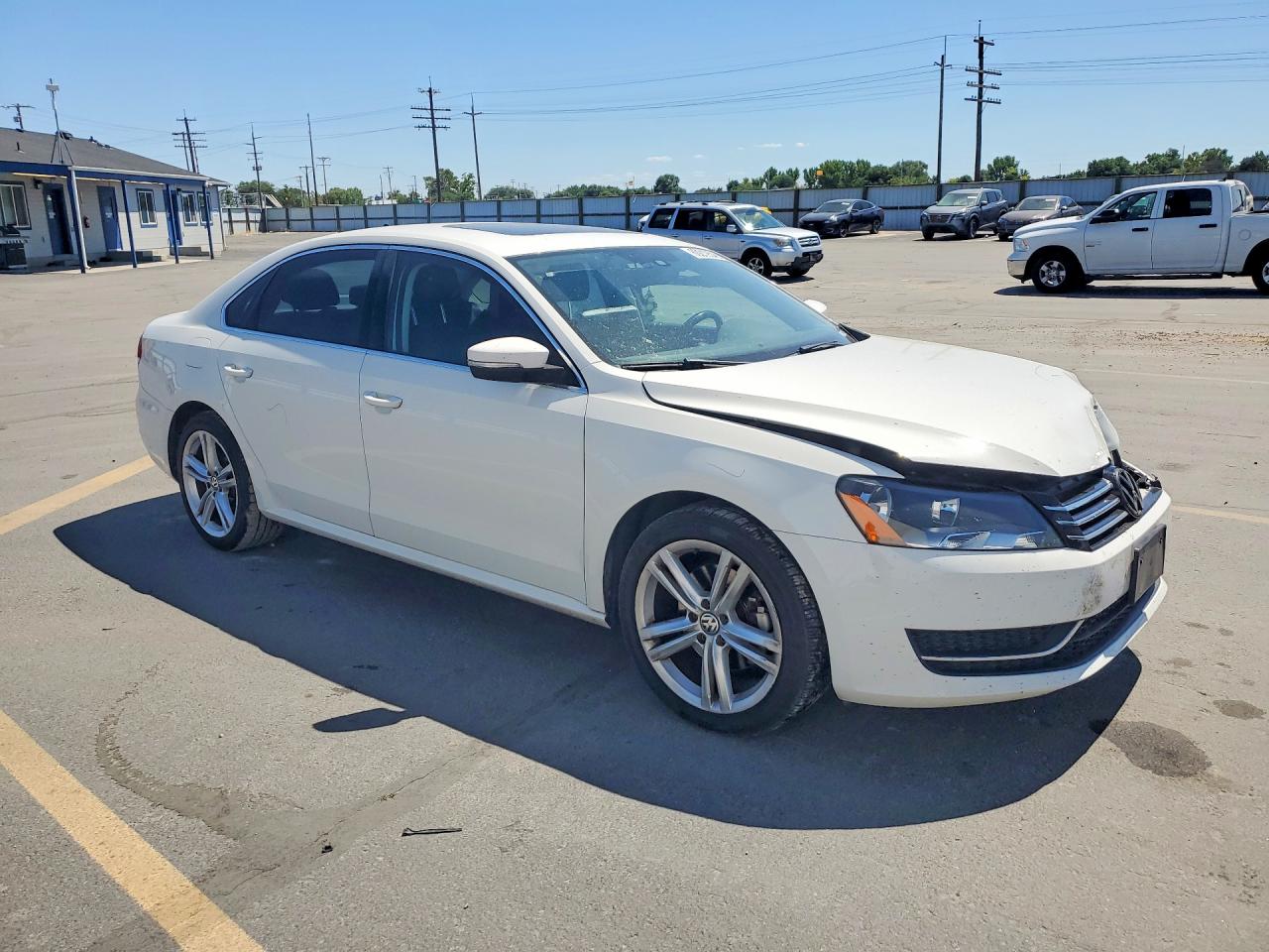 2014 Volkswagen Passat Se White vin: 1VWBT7A3XEC059075