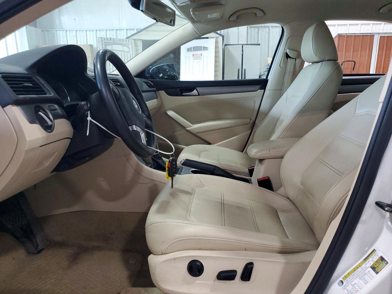 2014 Volkswagen Passat Se White vin: 1VWBT7A3XEC102488