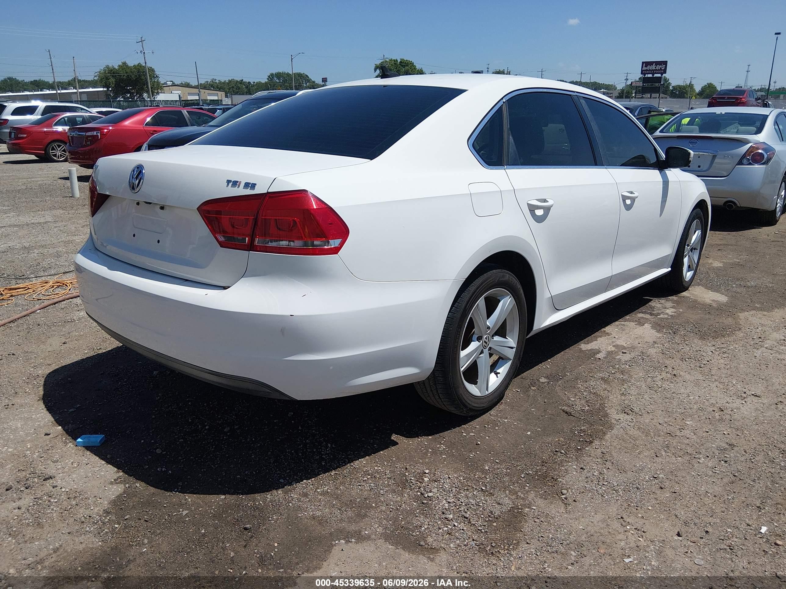 2014 Volkswagen Passat 1.8t Se Белый vin: 1VWBT7A3XEC112020