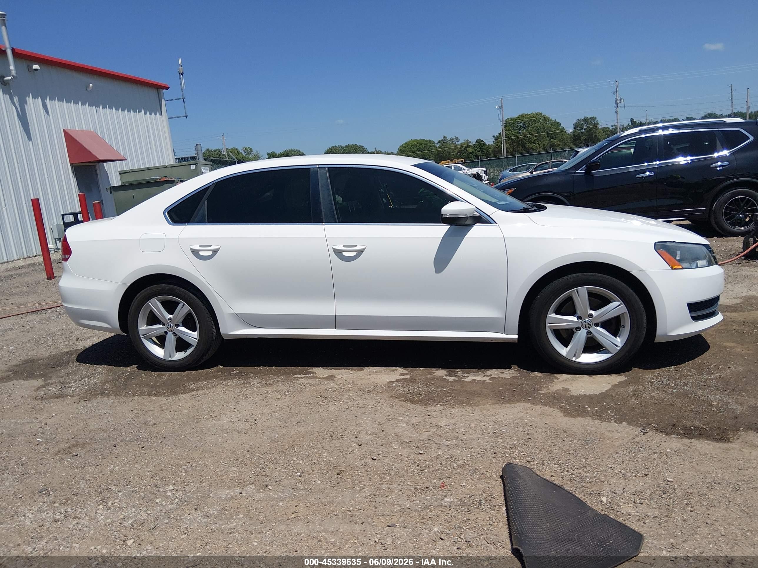 2014 Volkswagen Passat 1.8t Se Белый vin: 1VWBT7A3XEC112020