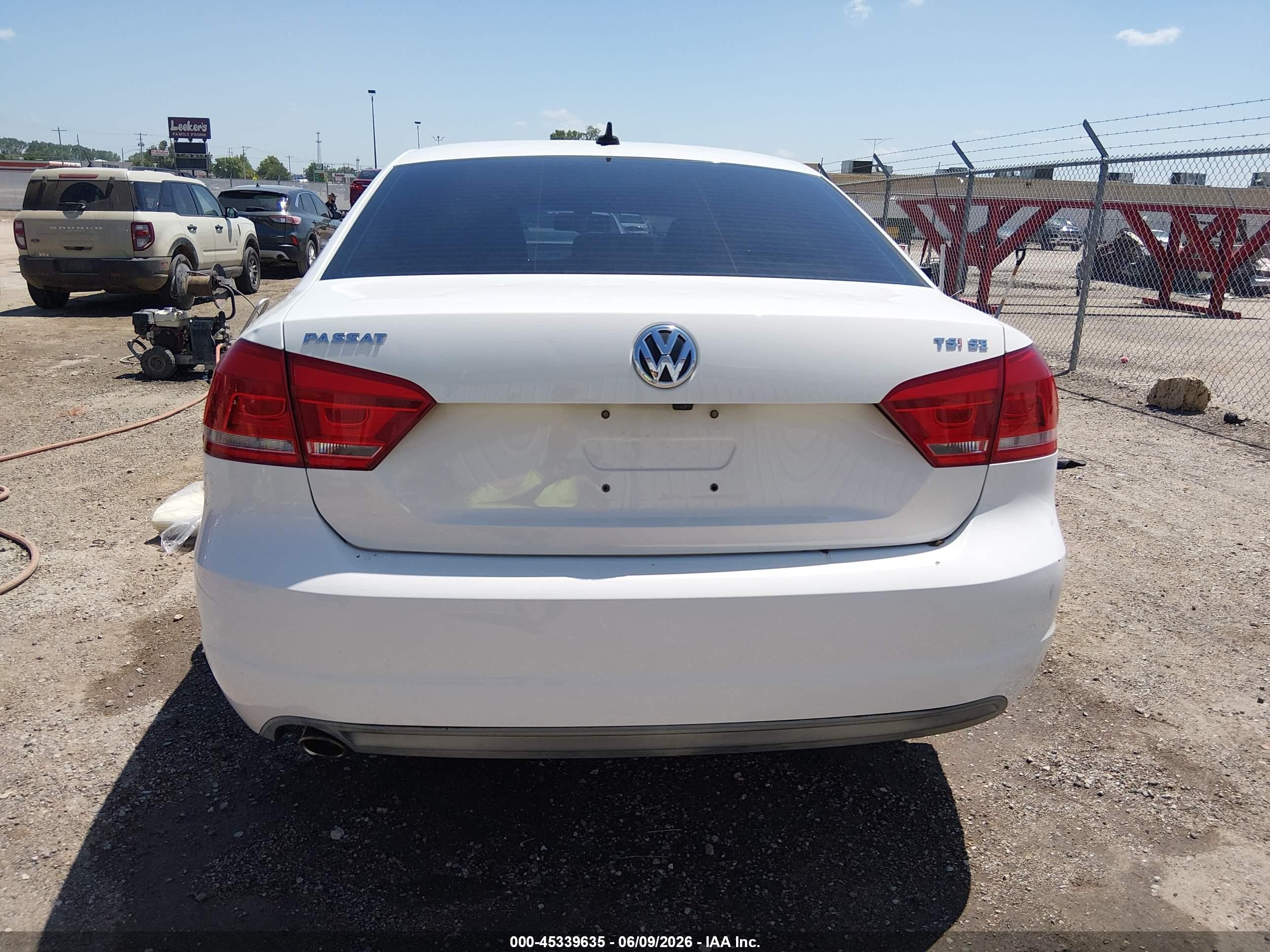2014 Volkswagen Passat 1.8t Se Белый vin: 1VWBT7A3XEC112020