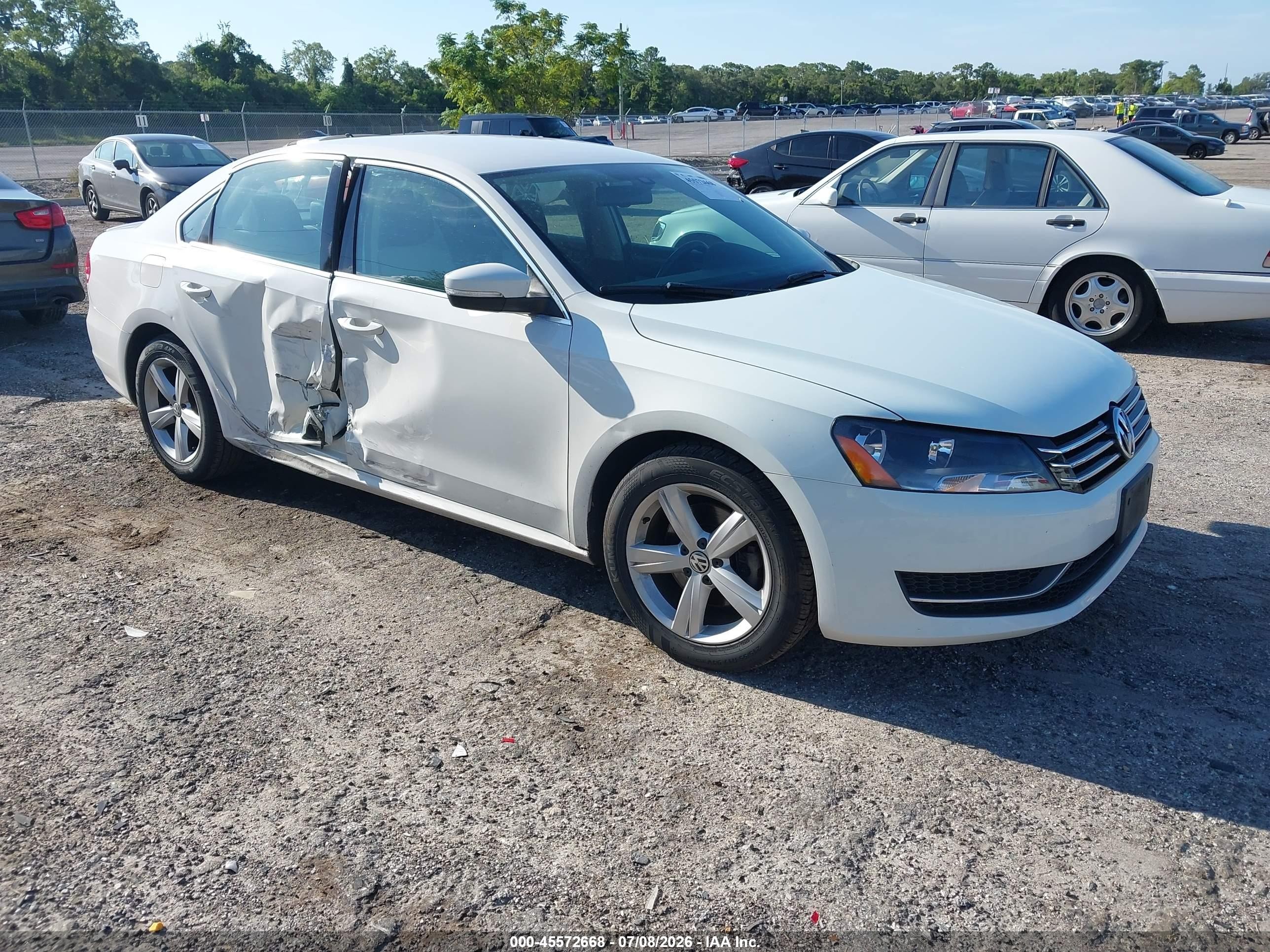 2014 Volkswagen Passat 1.8t Se White vin: 1VWBT7A3XEC121204