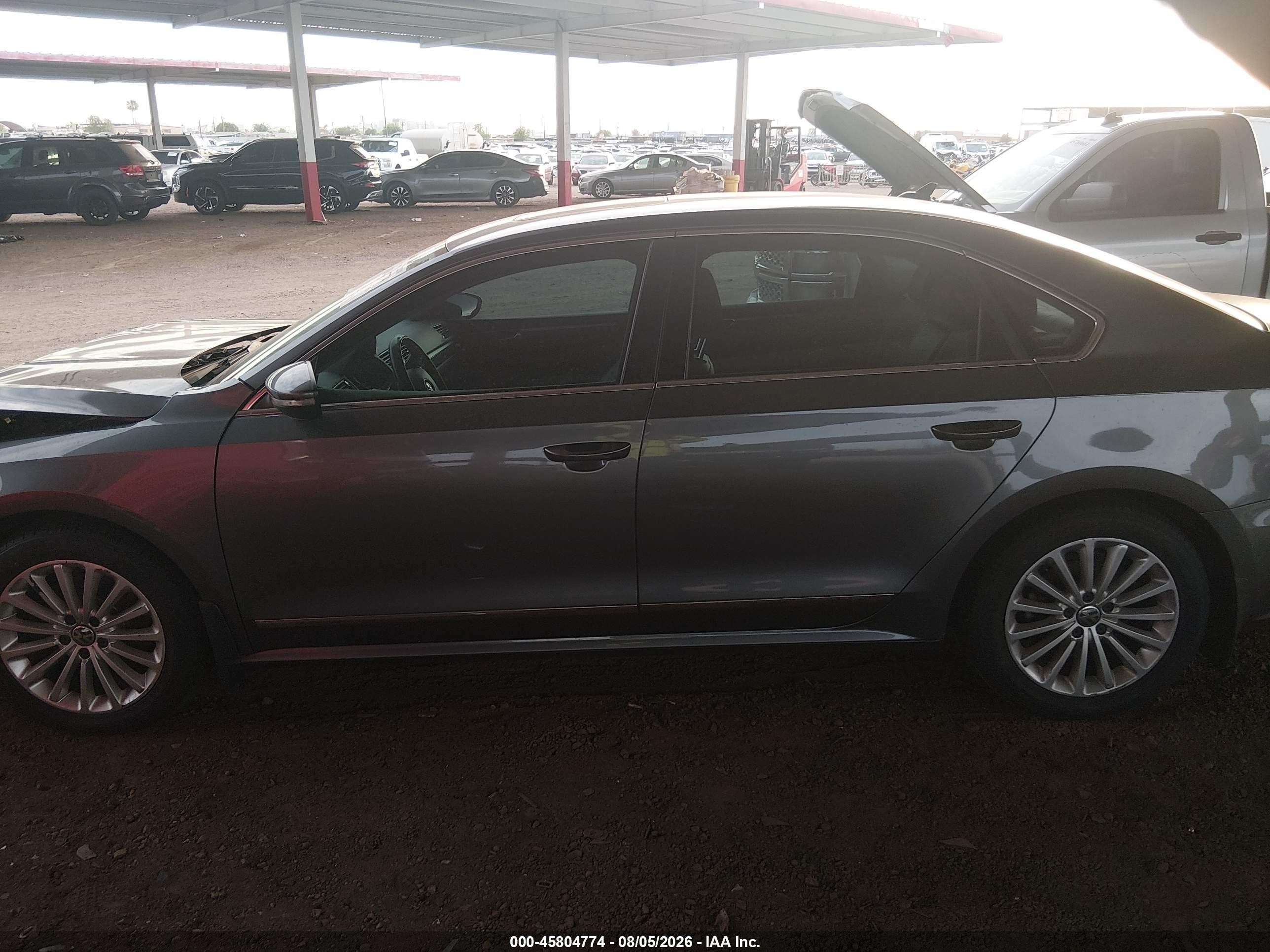 2017 Volkswagen Passat 1.8t Se Серый vin: 1VWBT7A3XHC018286