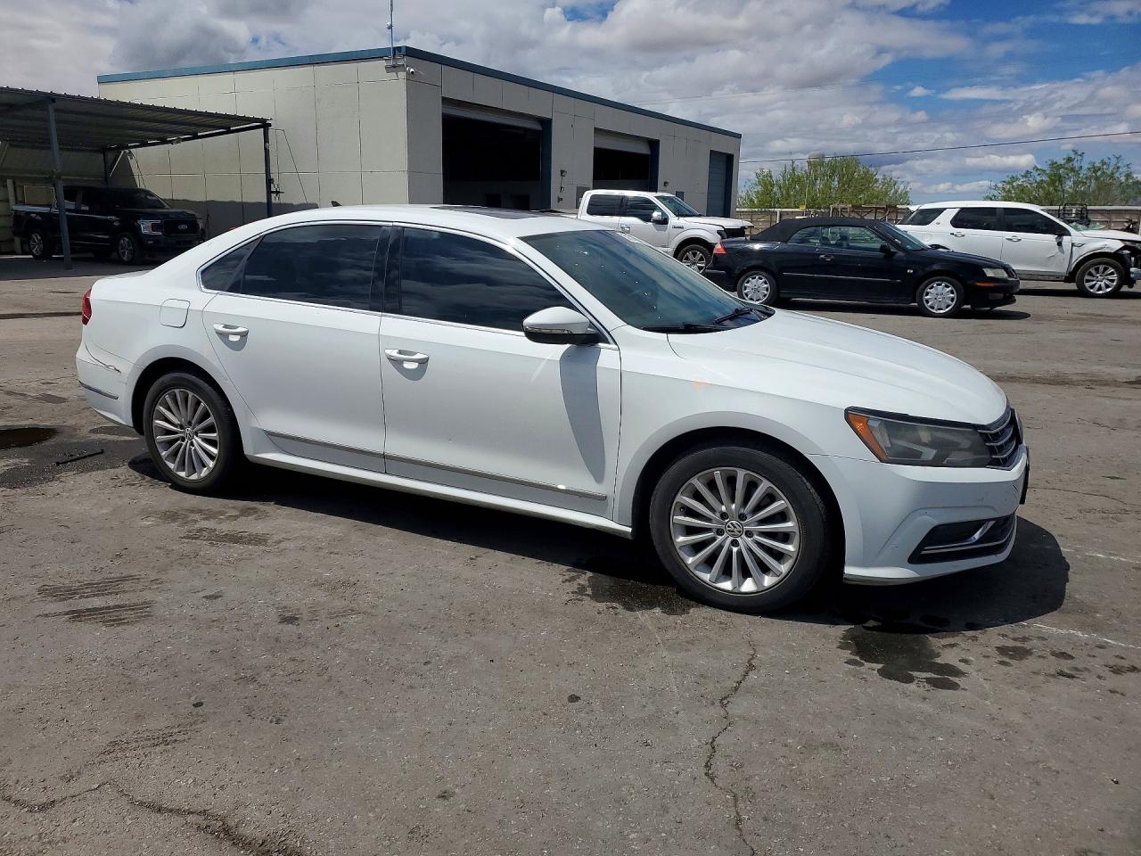 2017 Volkswagen Passat Se Белый vin: 1VWBT7A3XHC072851