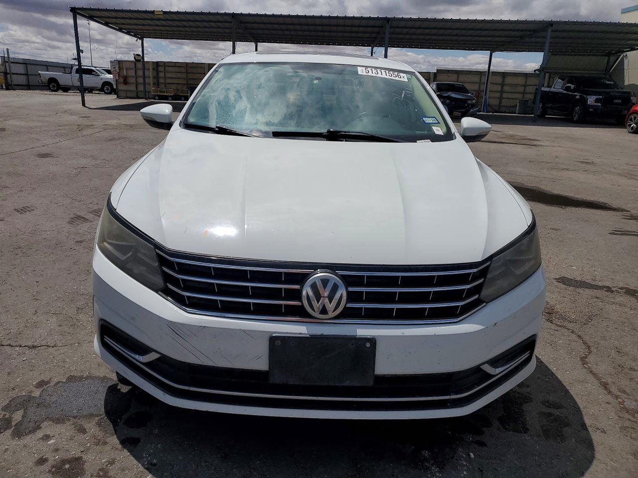 2017 Volkswagen Passat Se Белый vin: 1VWBT7A3XHC072851