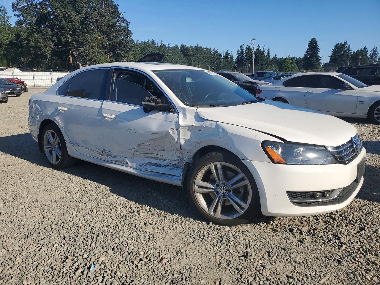 2015 Volkswagen Passat Se White vin: 1VWBV7A30FC025562
